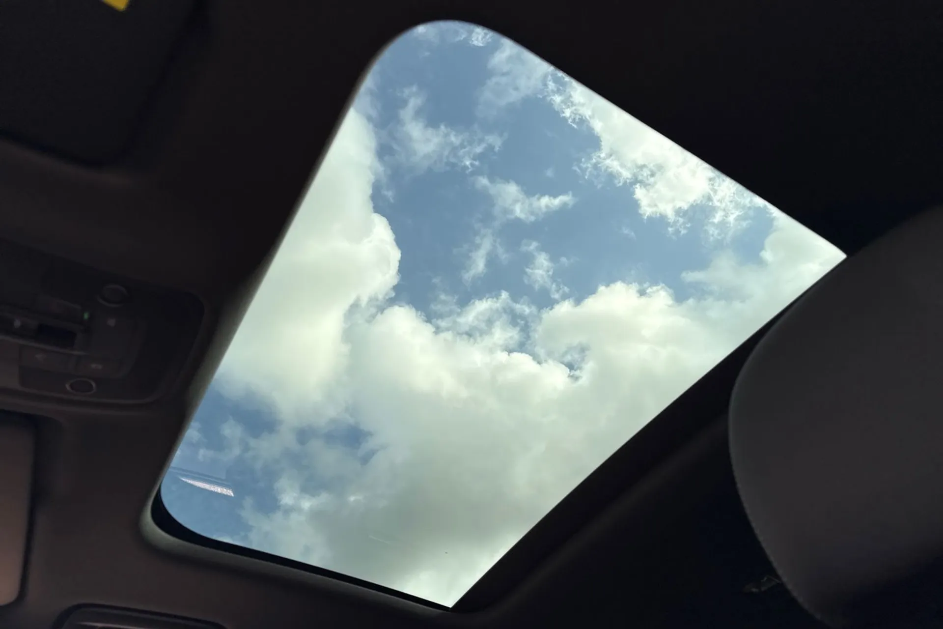 Audi Q3 thumbnail image number 37