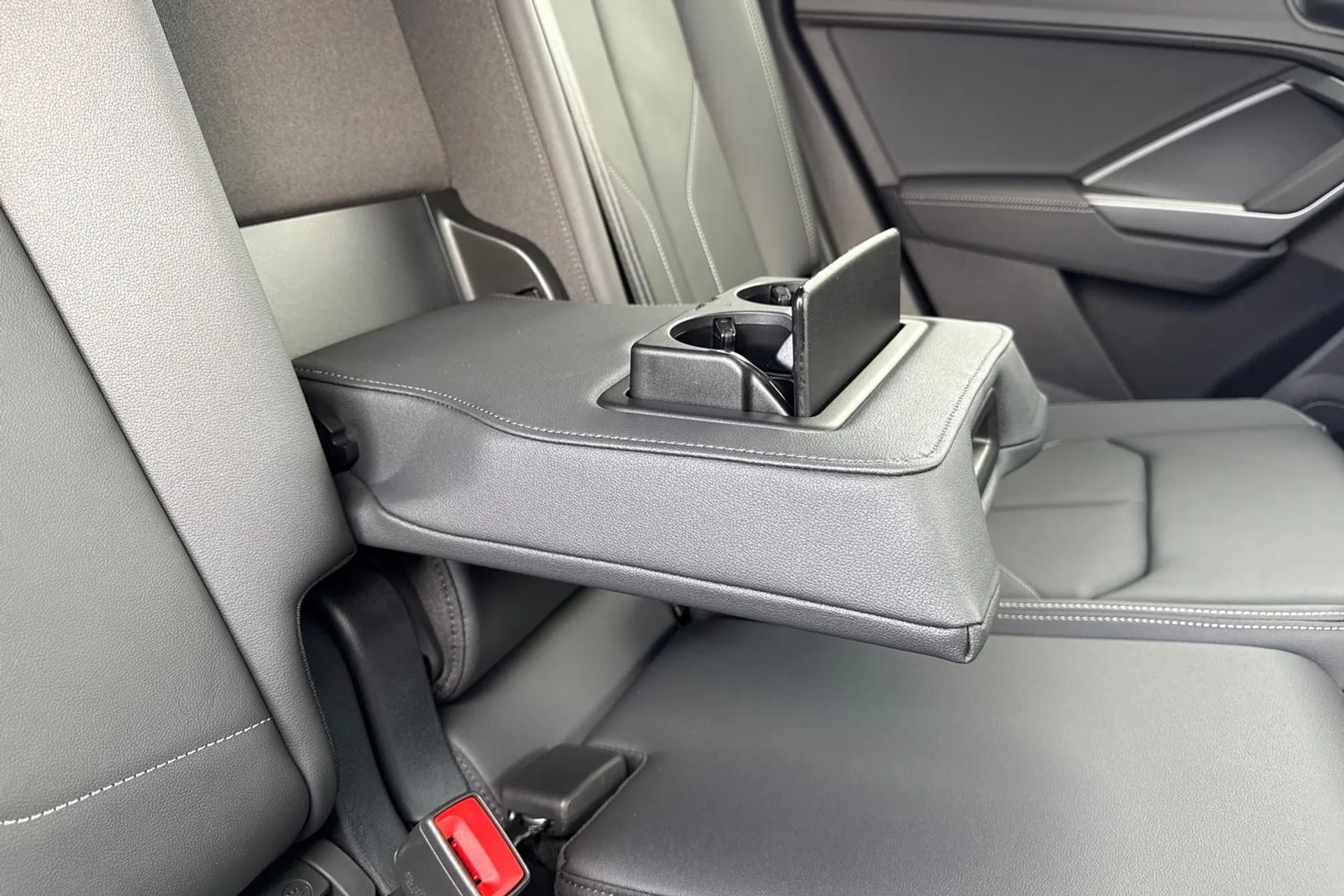 Audi Q3 thumbnail image number 51