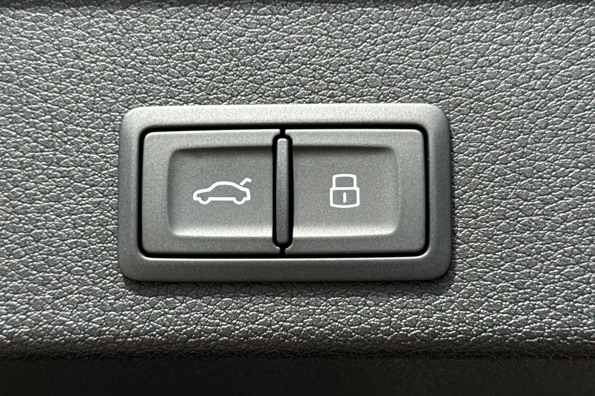 Audi Q3 thumbnail image number 42