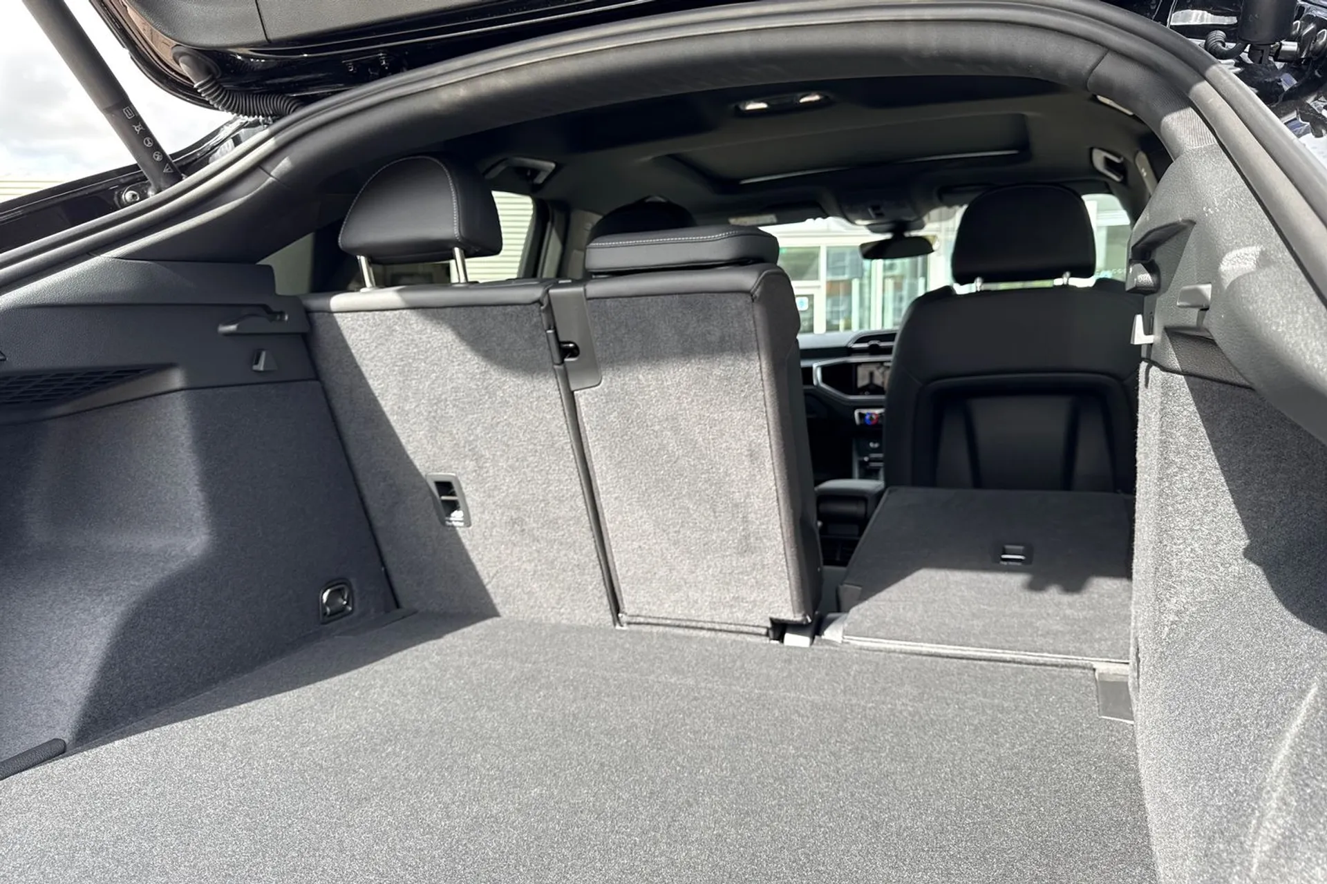 Audi Q3 thumbnail image number 41