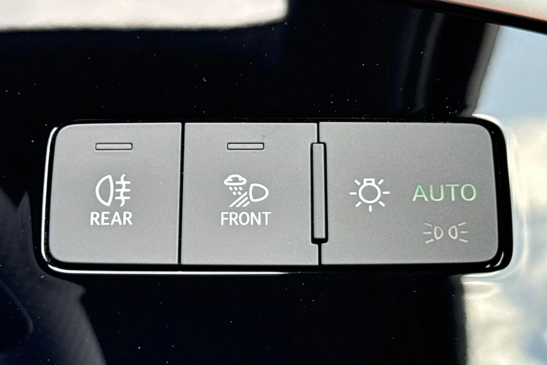 Audi Q3 thumbnail image number 25