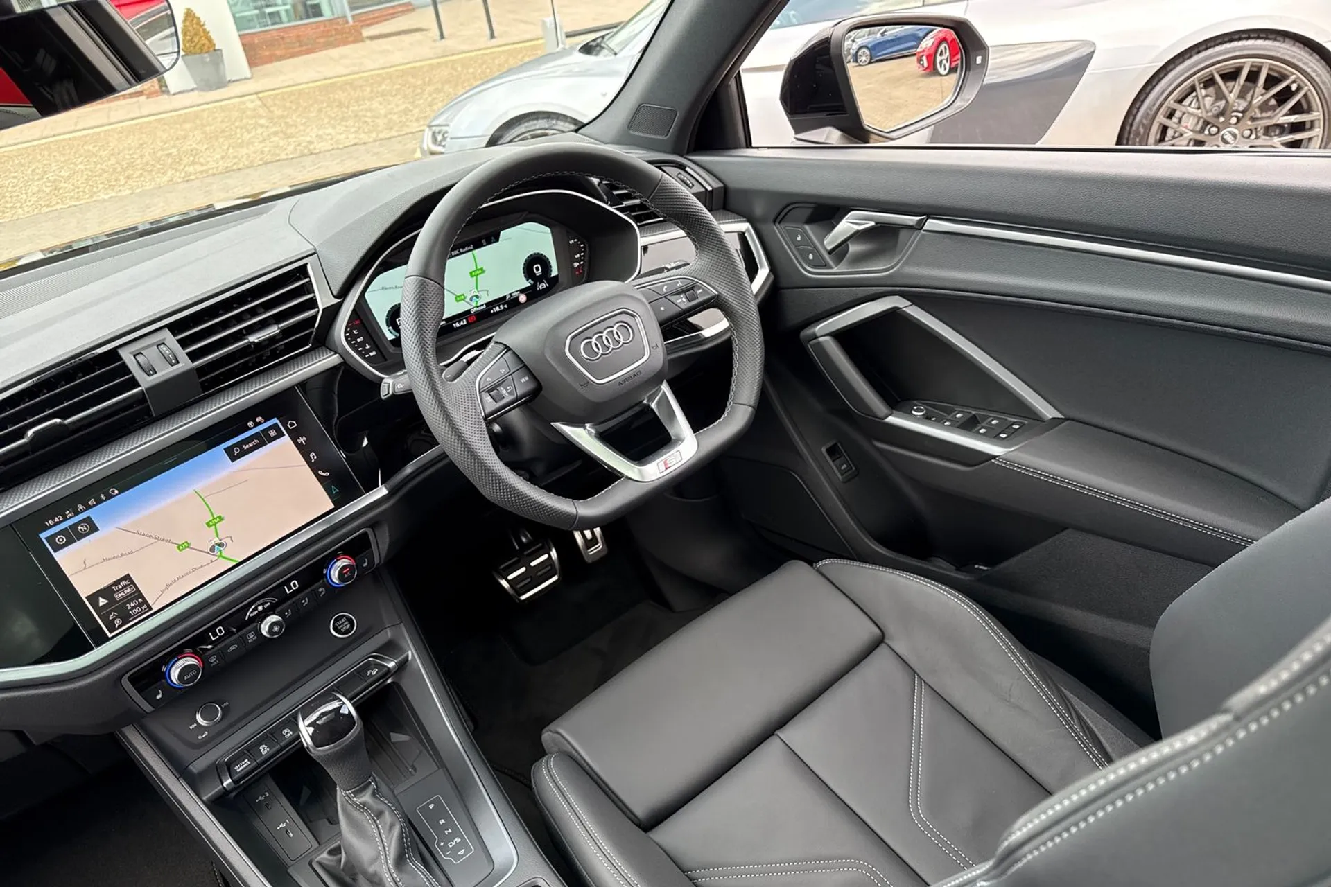 Audi Q3 thumbnail image number 47