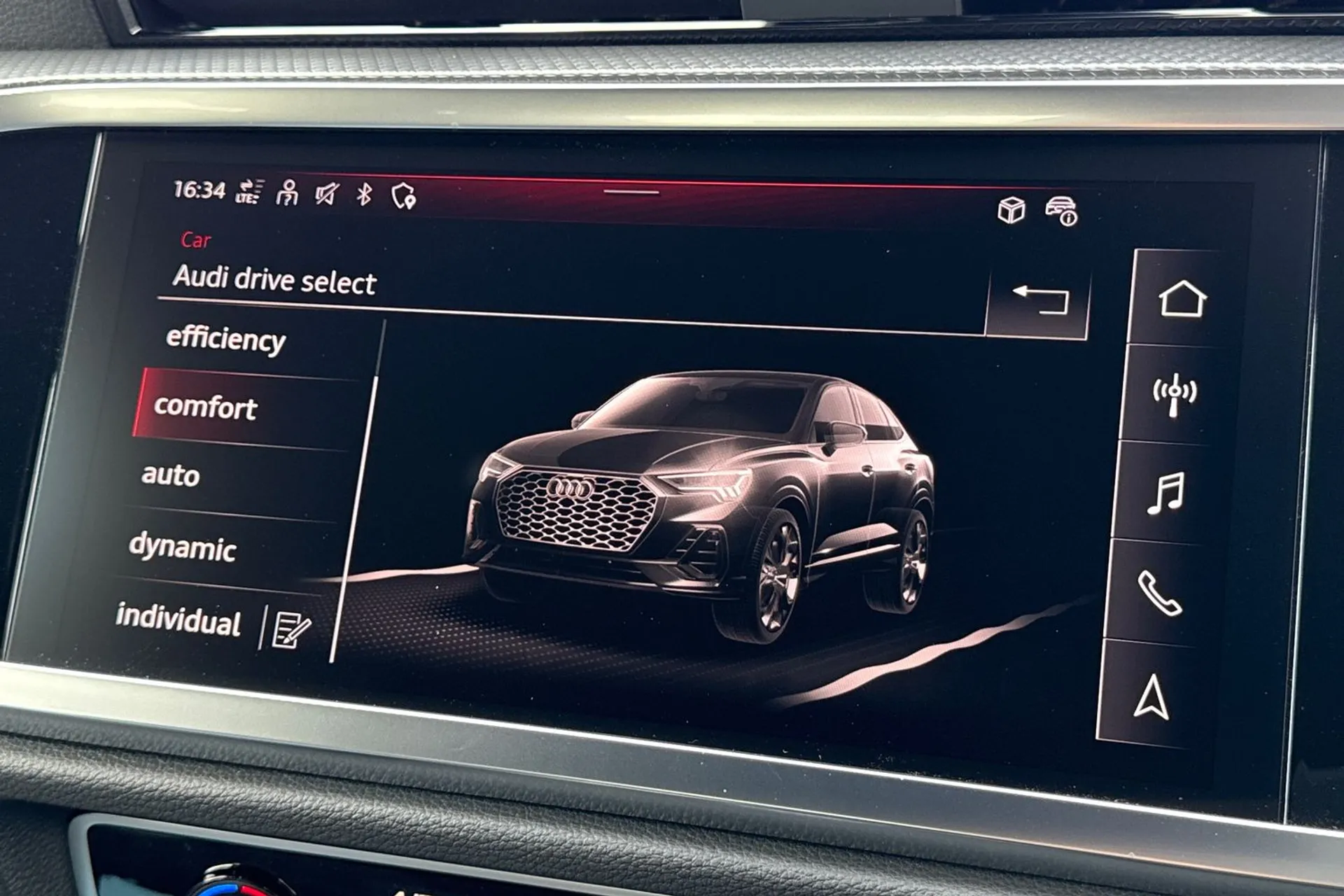 Audi Q3 thumbnail image number 11