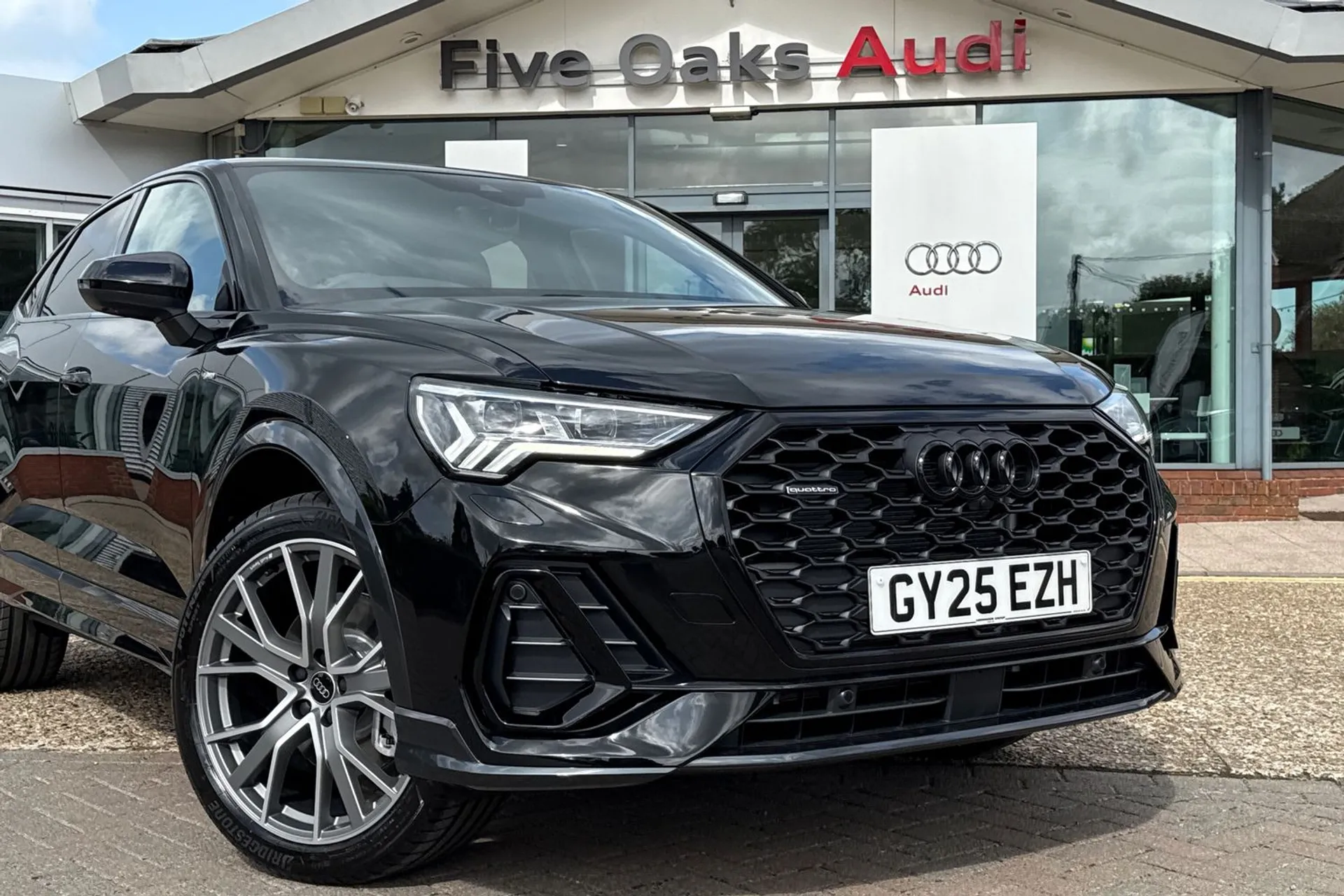 Audi Q3 thumbnail image number 26