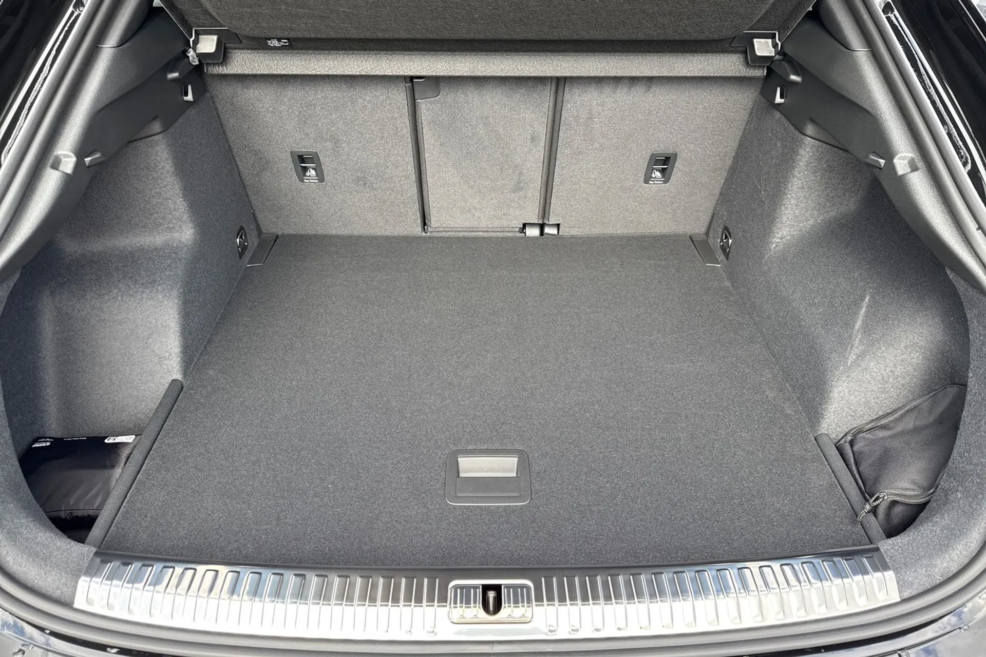 Audi Q3 thumbnail image number 39