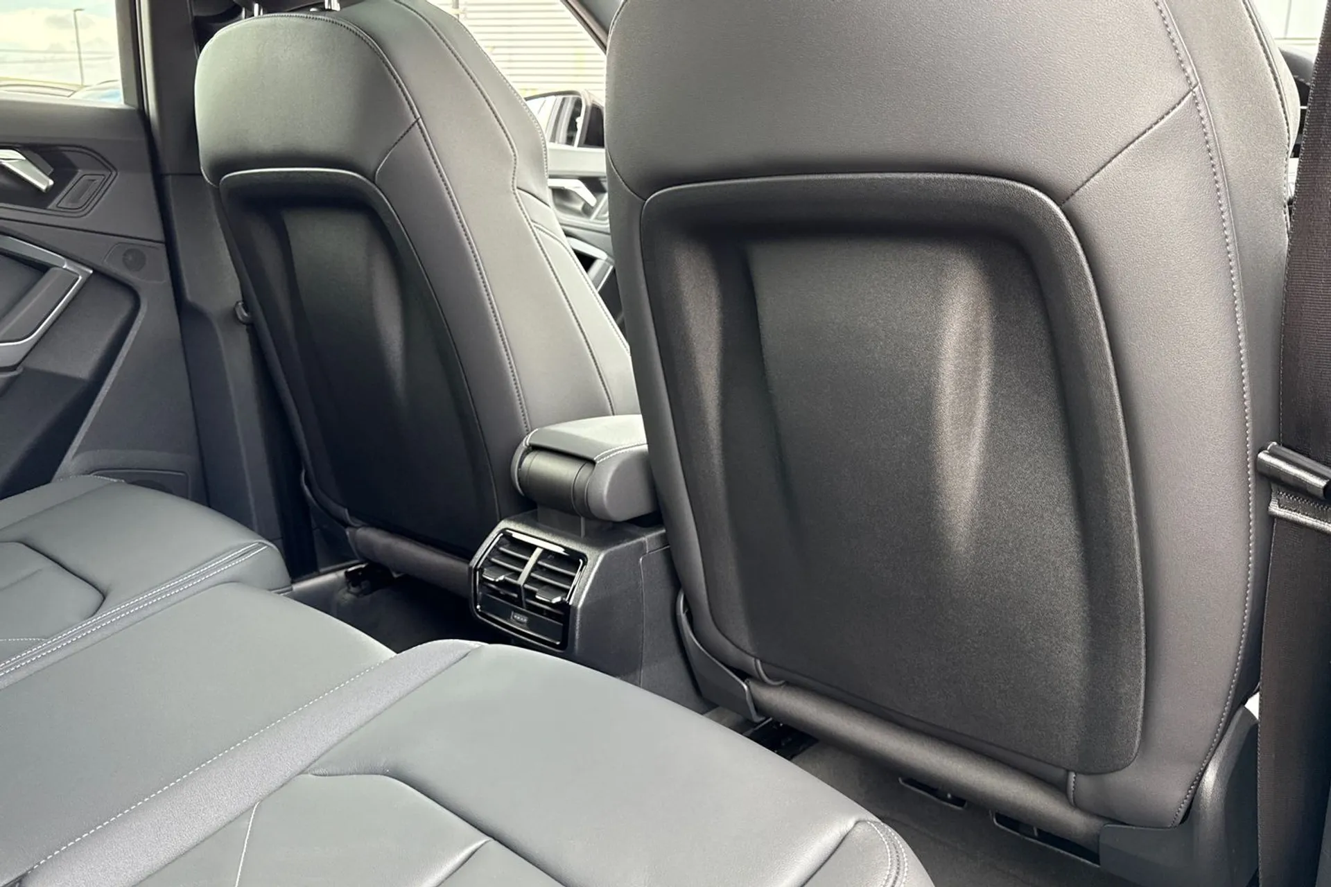 Audi Q3 thumbnail image number 52