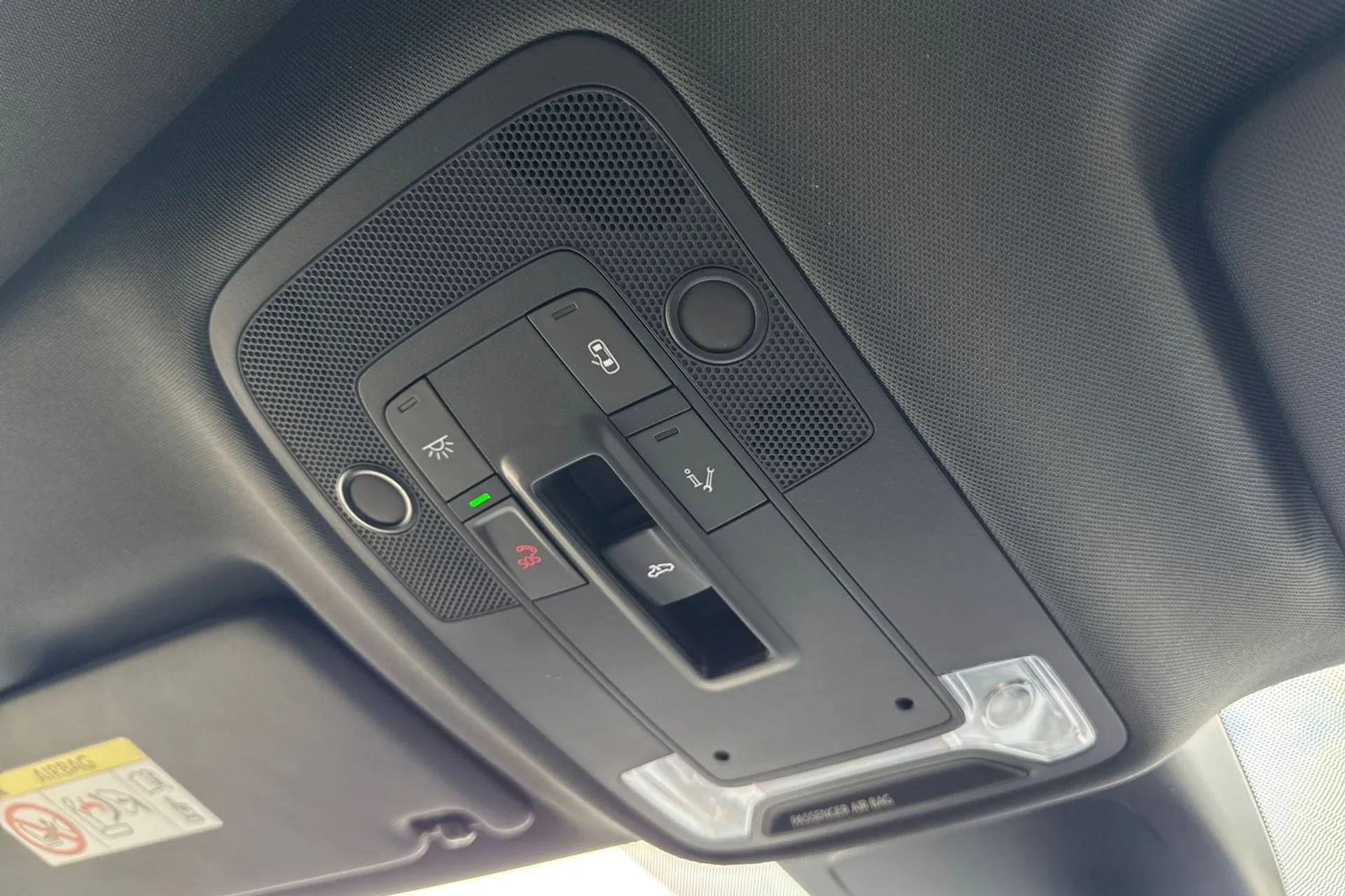 Audi Q3 thumbnail image number 22