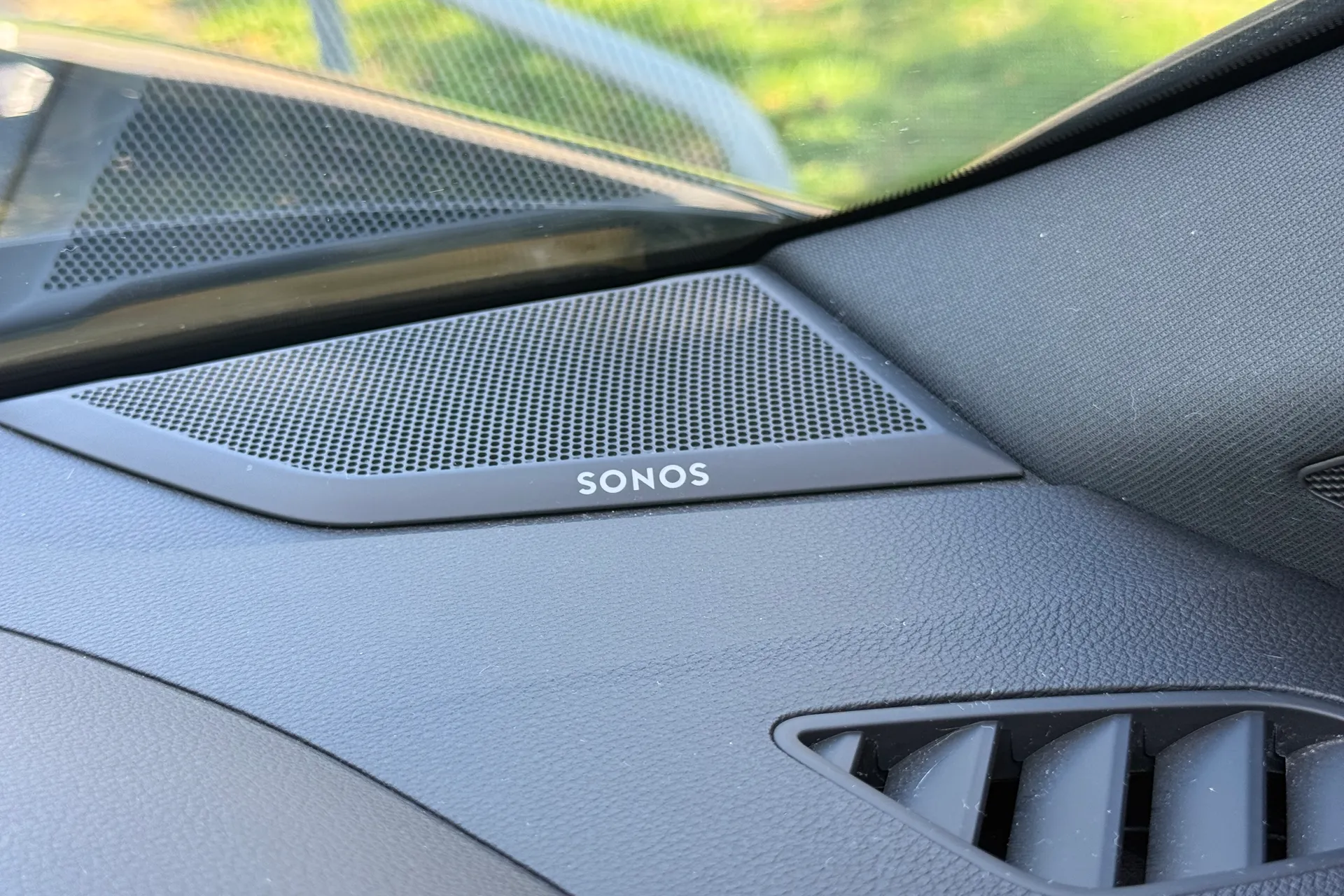 Audi Q3 thumbnail image number 27