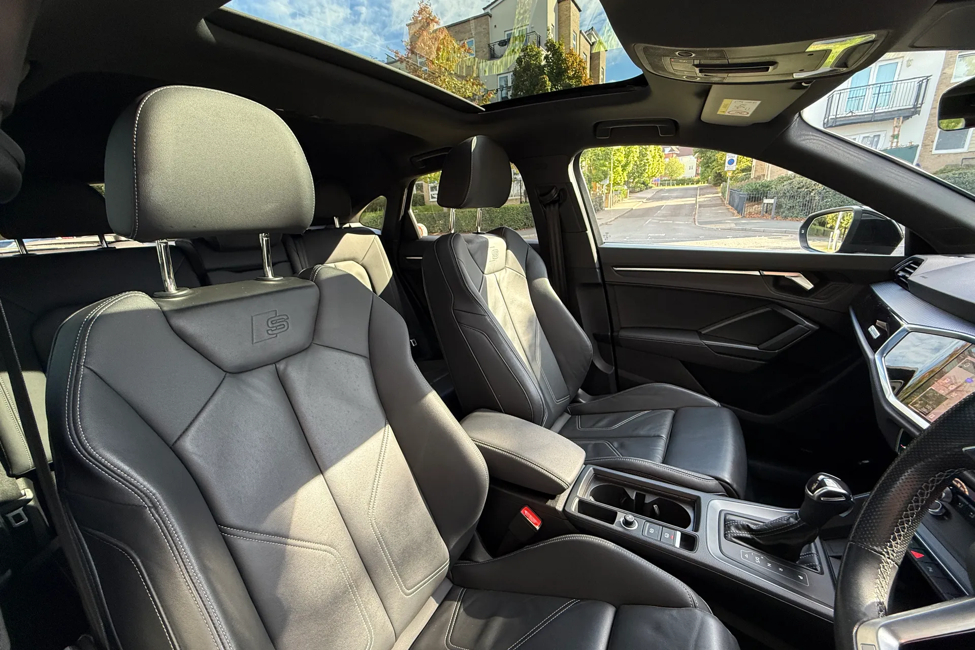 Audi Q3 thumbnail image number 33