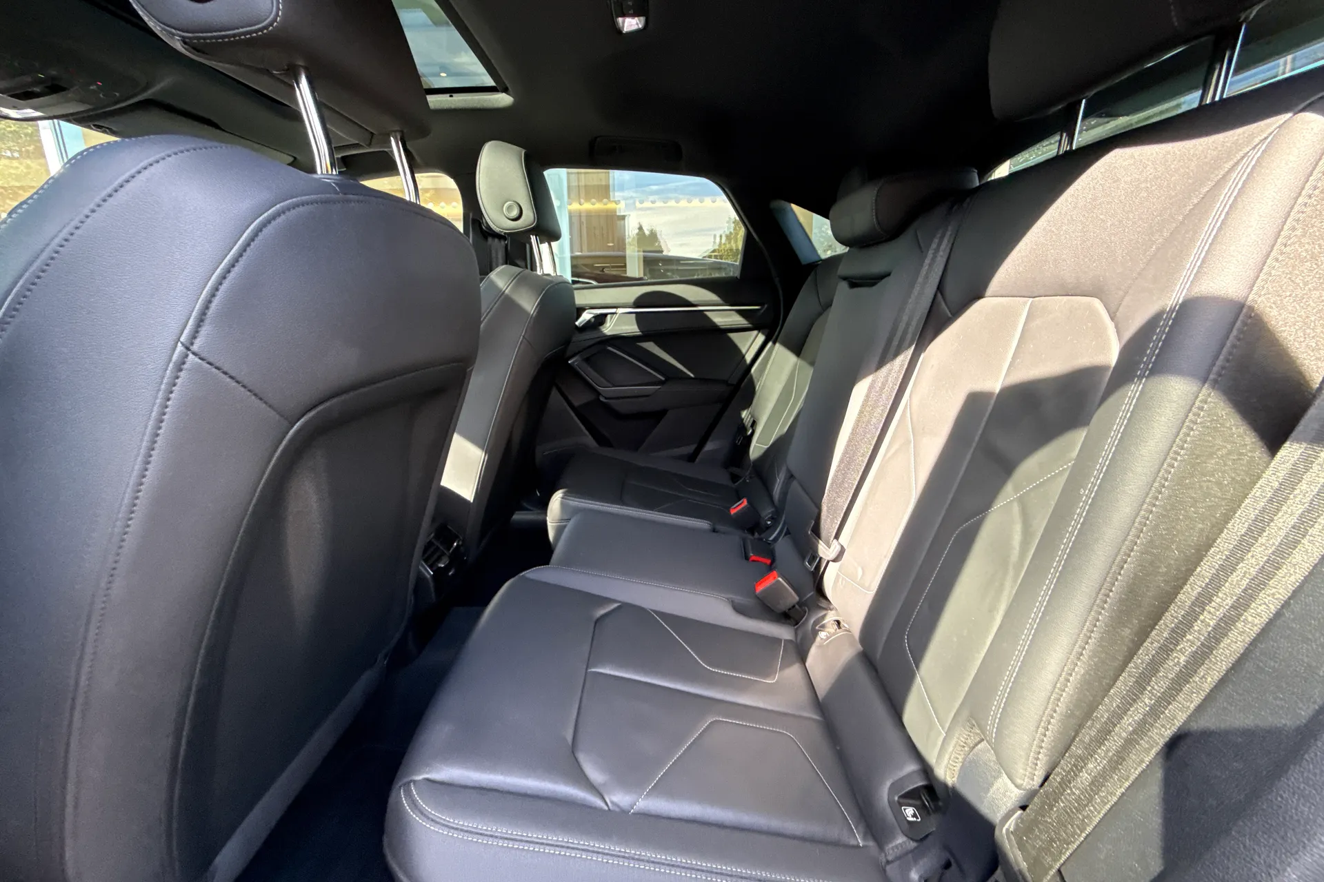 Audi Q3 thumbnail image number 50