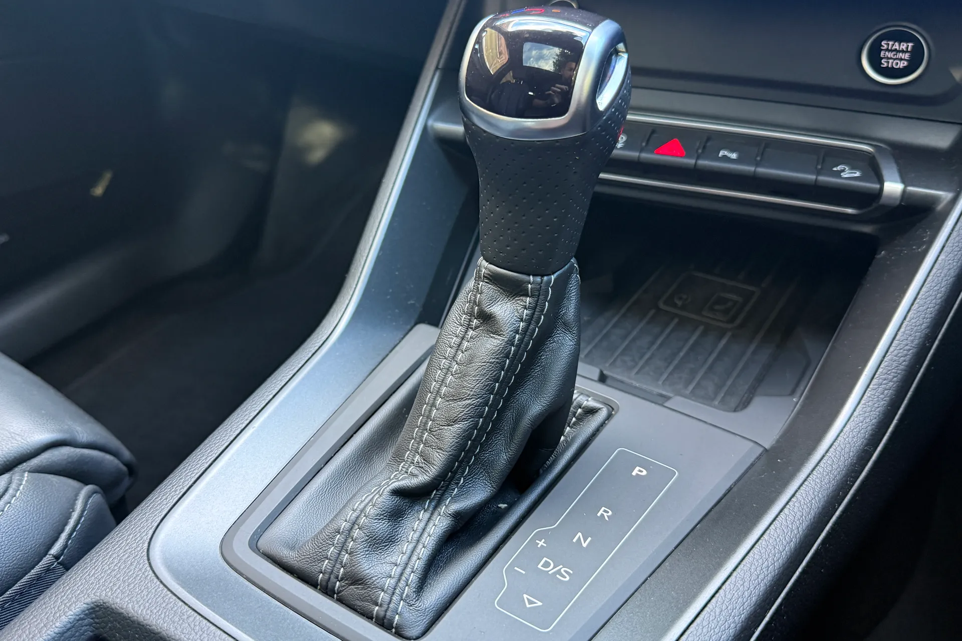 Audi Q3 thumbnail image number 22