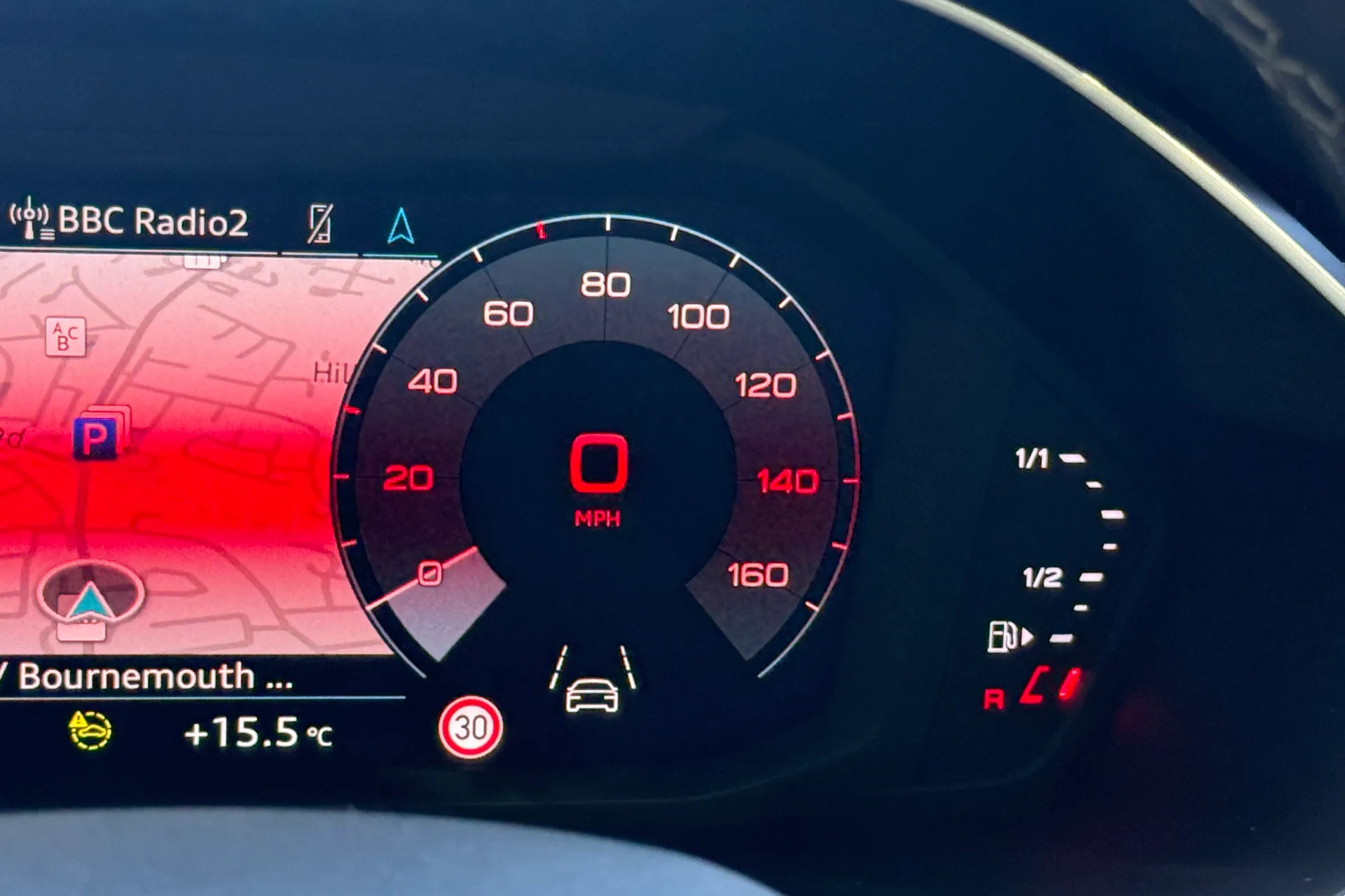 Audi Q3 thumbnail image number 9