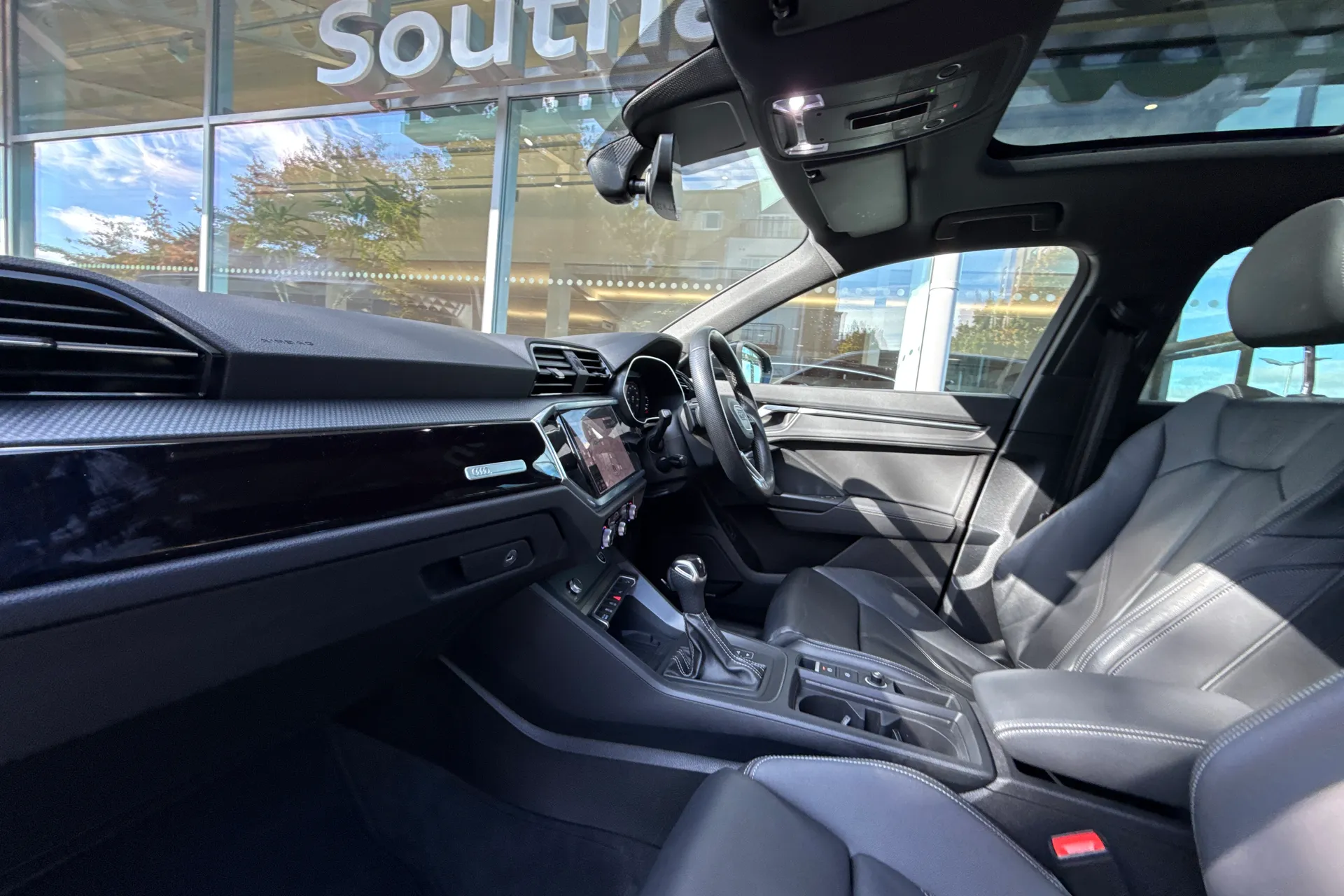 Audi Q3 thumbnail image number 52