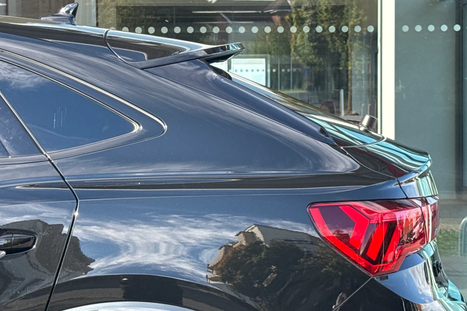 Audi Q3 thumbnail image number 48