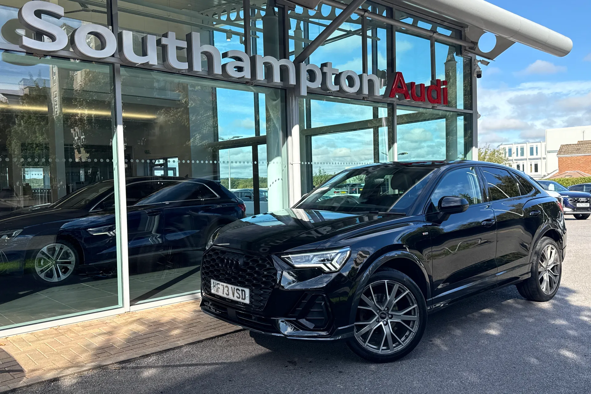 Audi Q3 thumbnail image number 57
