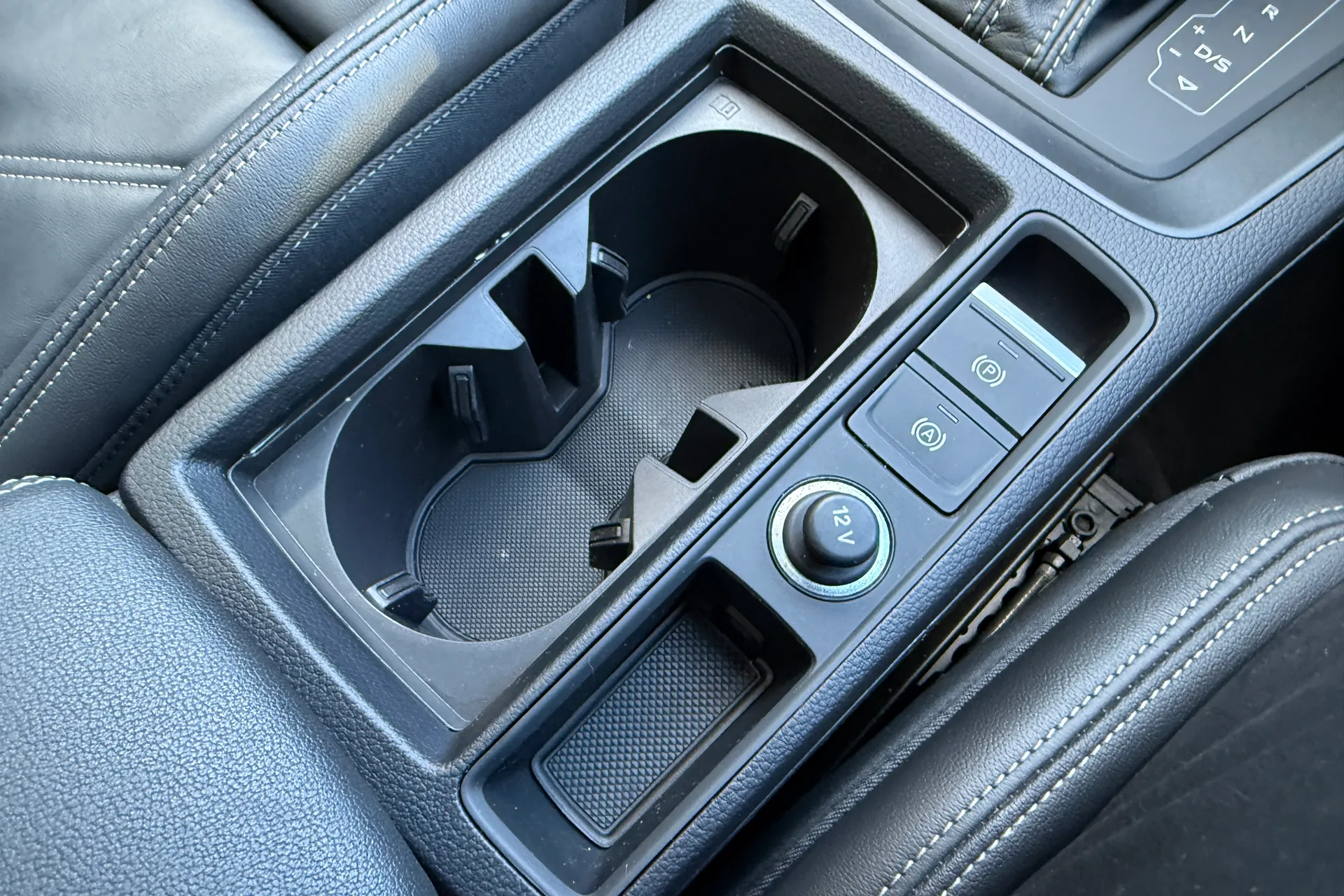 Audi Q3 thumbnail image number 23