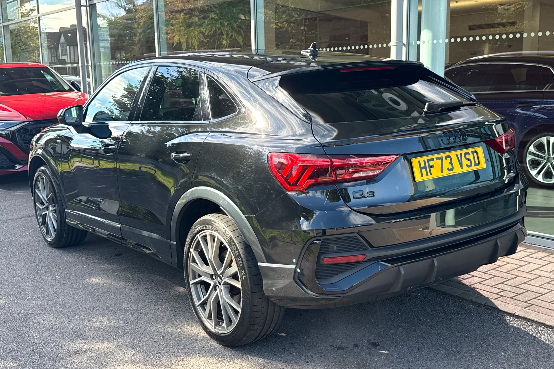 Audi Q3 thumbnail image number 45