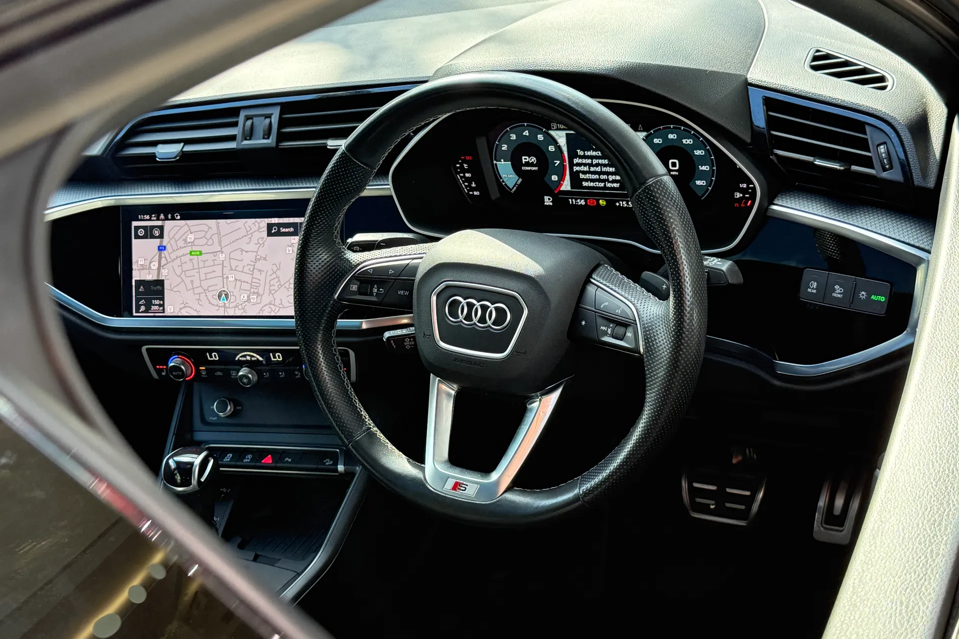Audi Q3 thumbnail image number 32