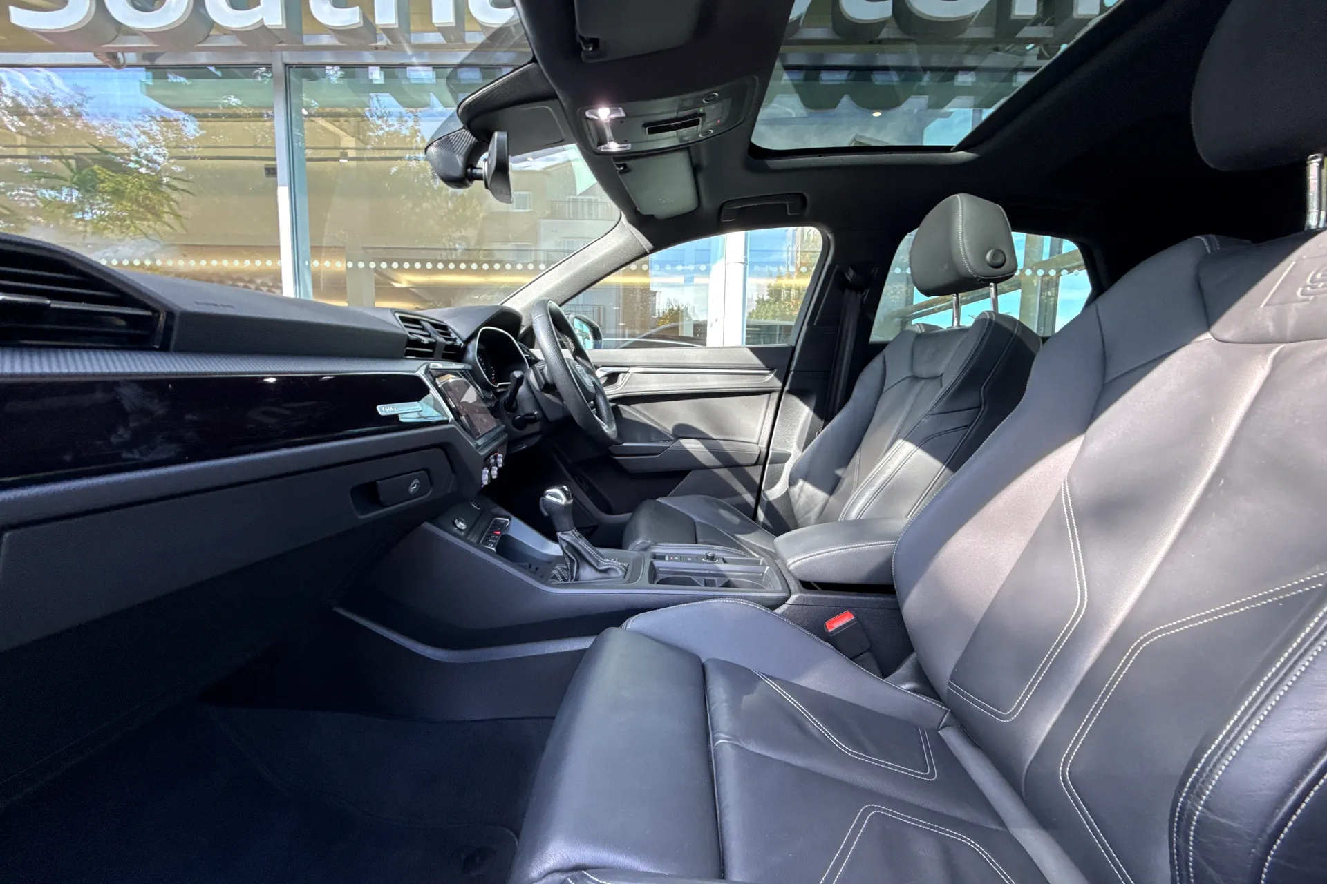 Audi Q3 thumbnail image number 51