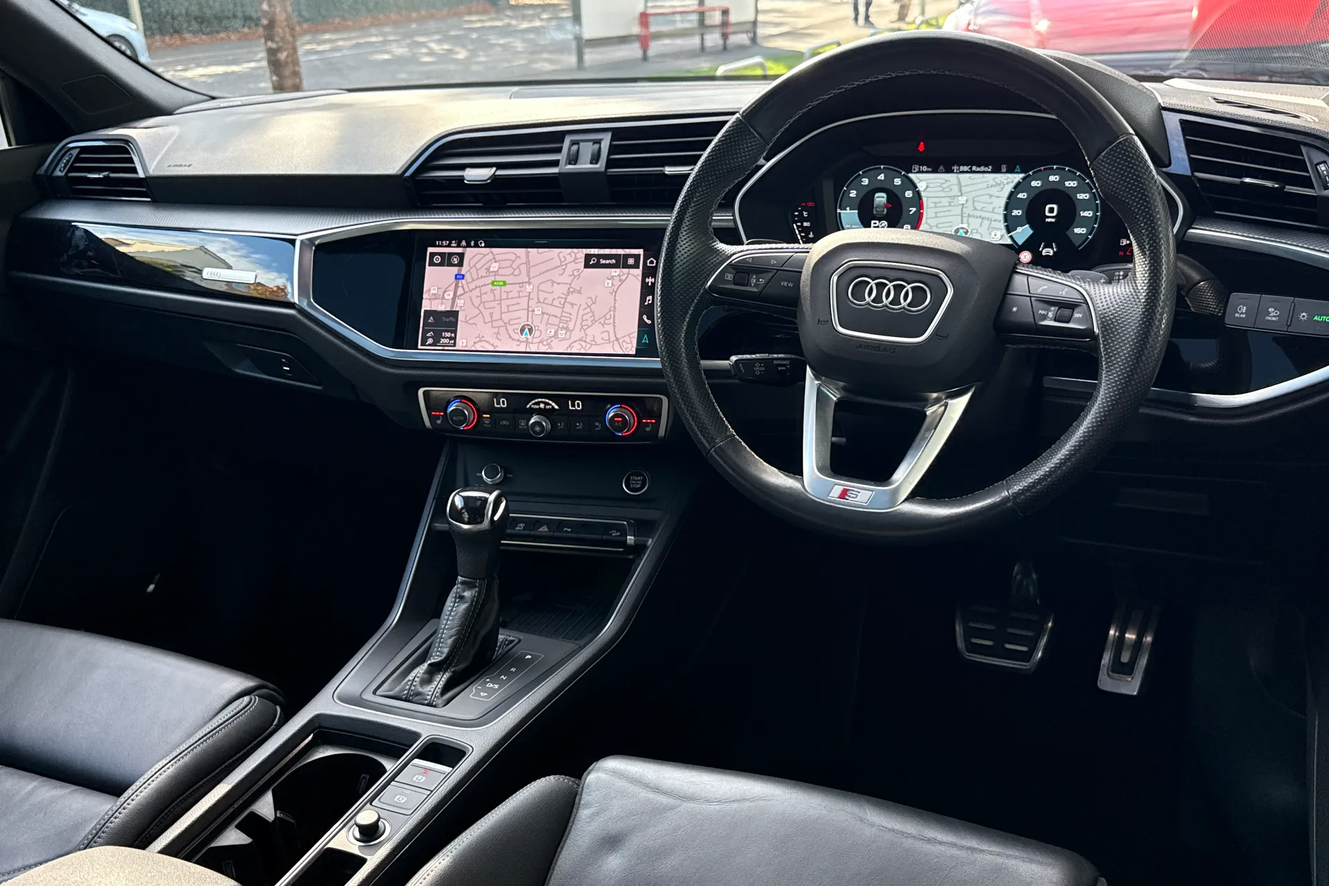Audi Q3 thumbnail image number 36