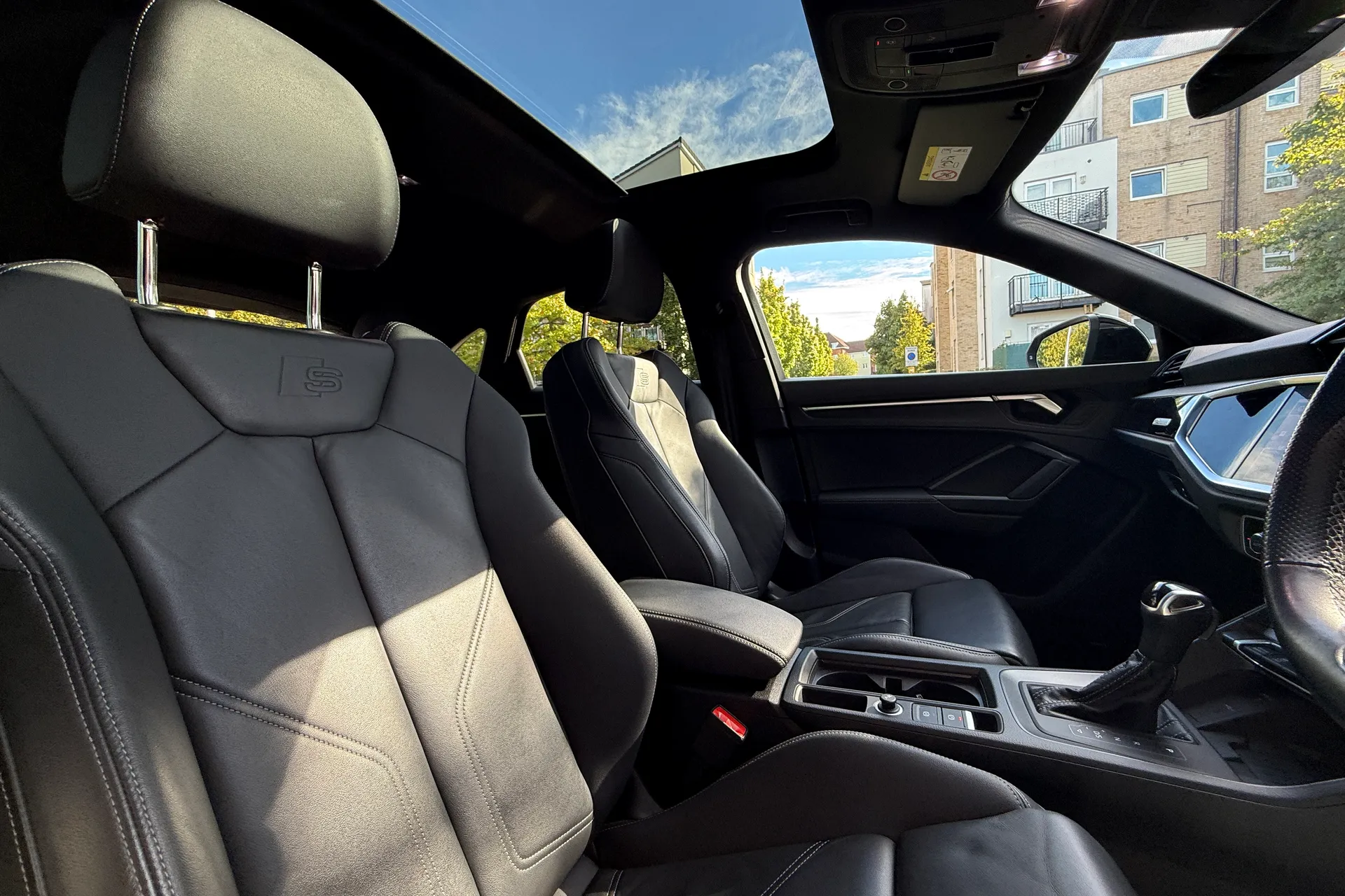 Audi Q3 thumbnail image number 29