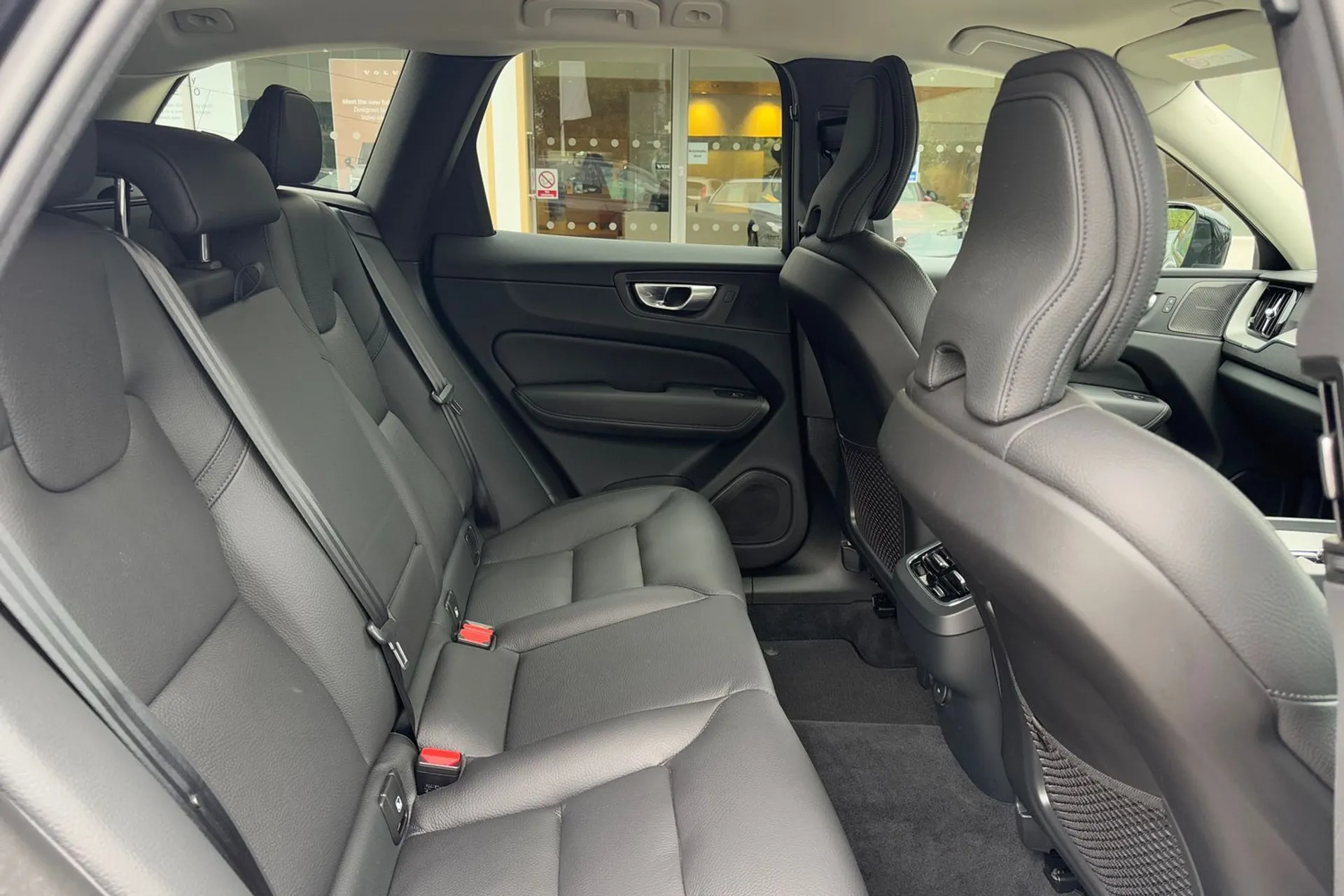 Volvo XC60 thumbnail image number 22