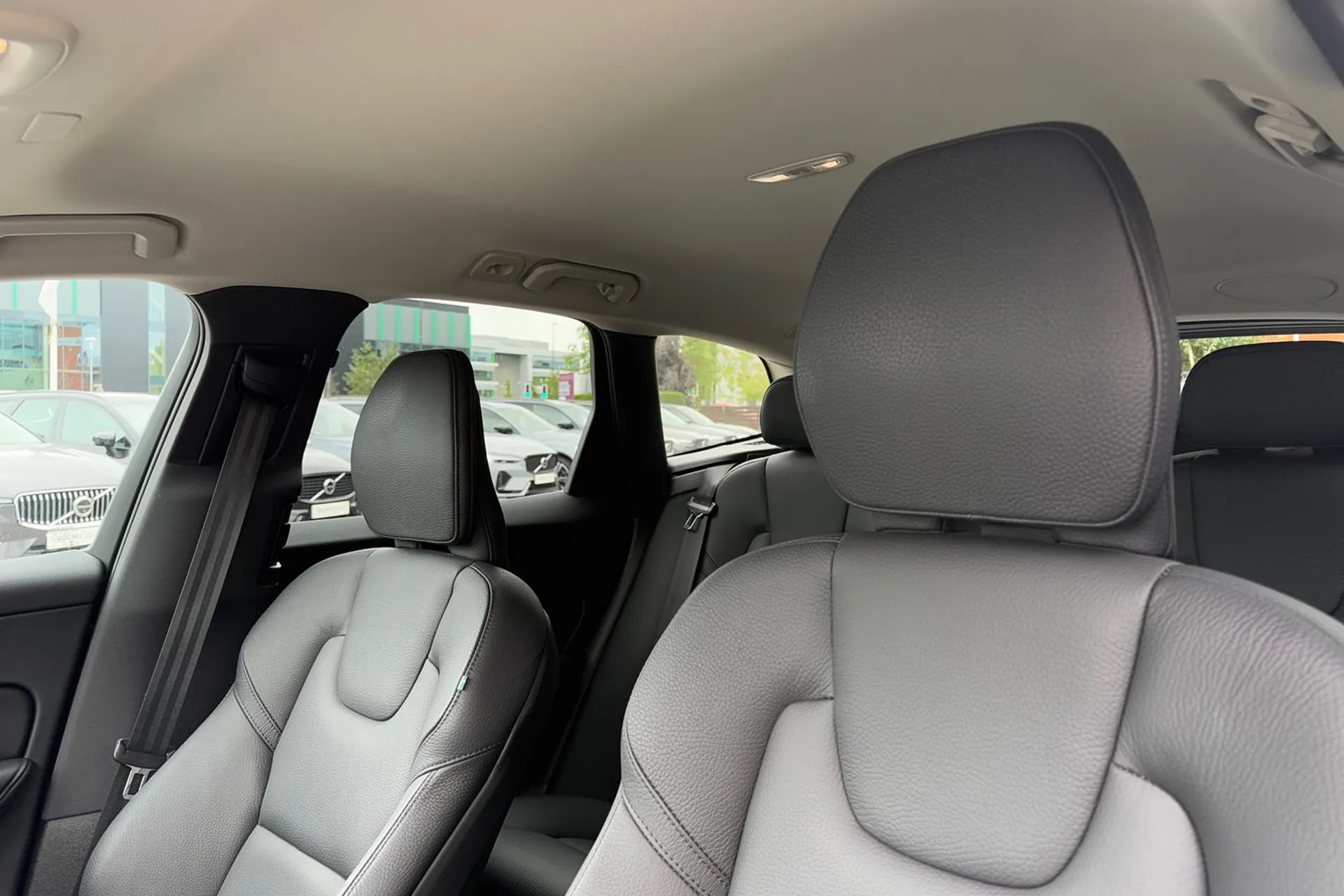 Volvo XC60 thumbnail image number 28