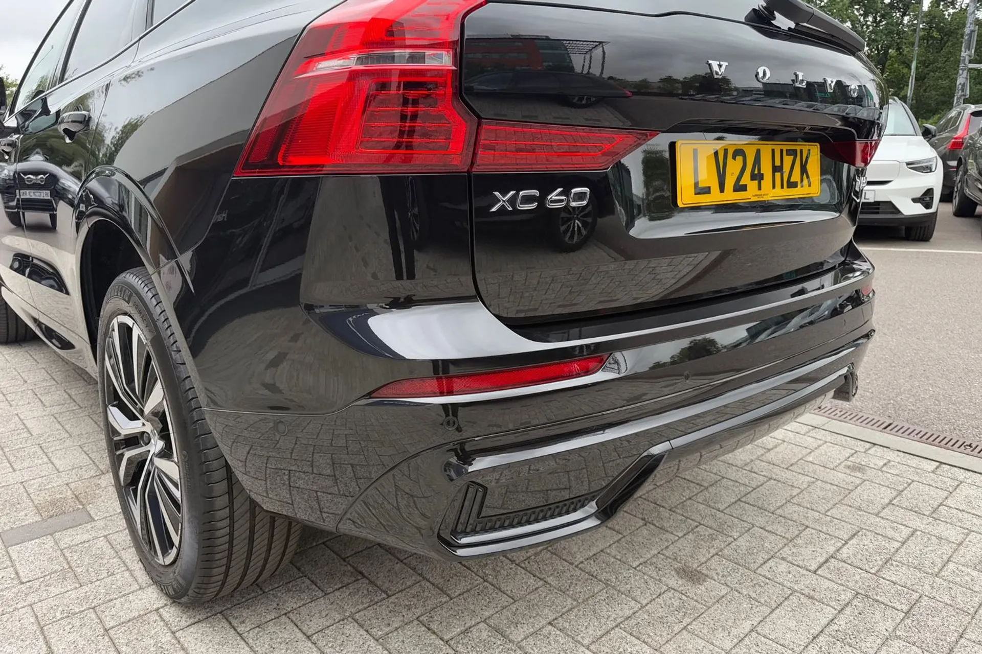 Volvo XC60 thumbnail image number 17