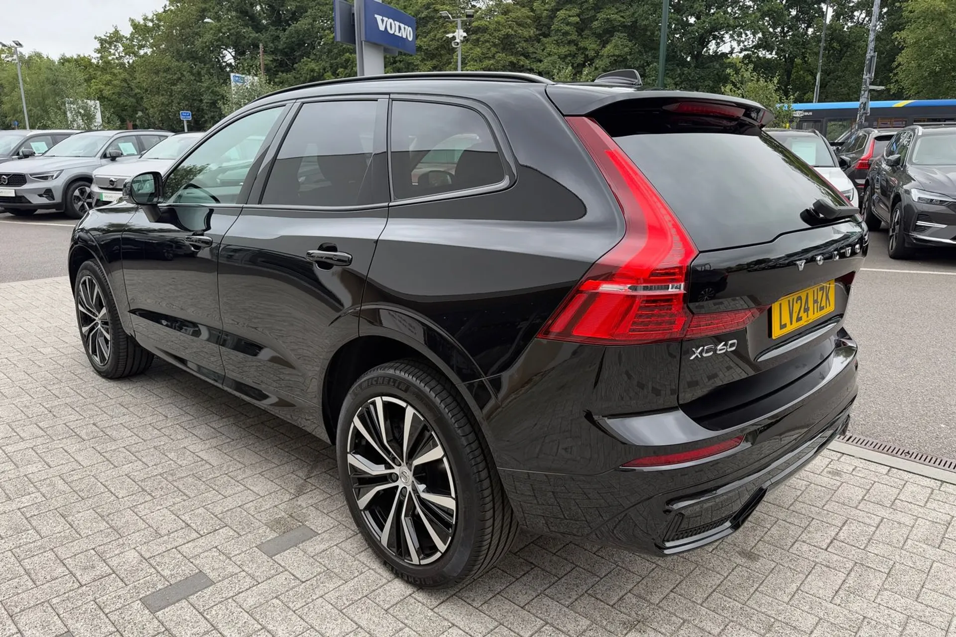 Volvo XC60 thumbnail image number 9
