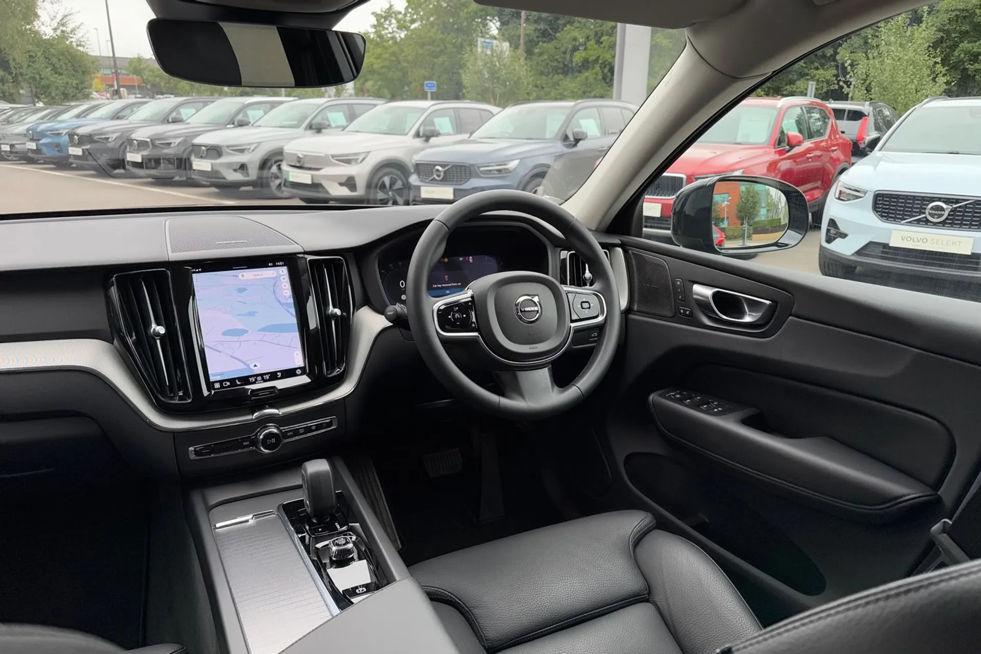 Volvo XC60 thumbnail image number 32