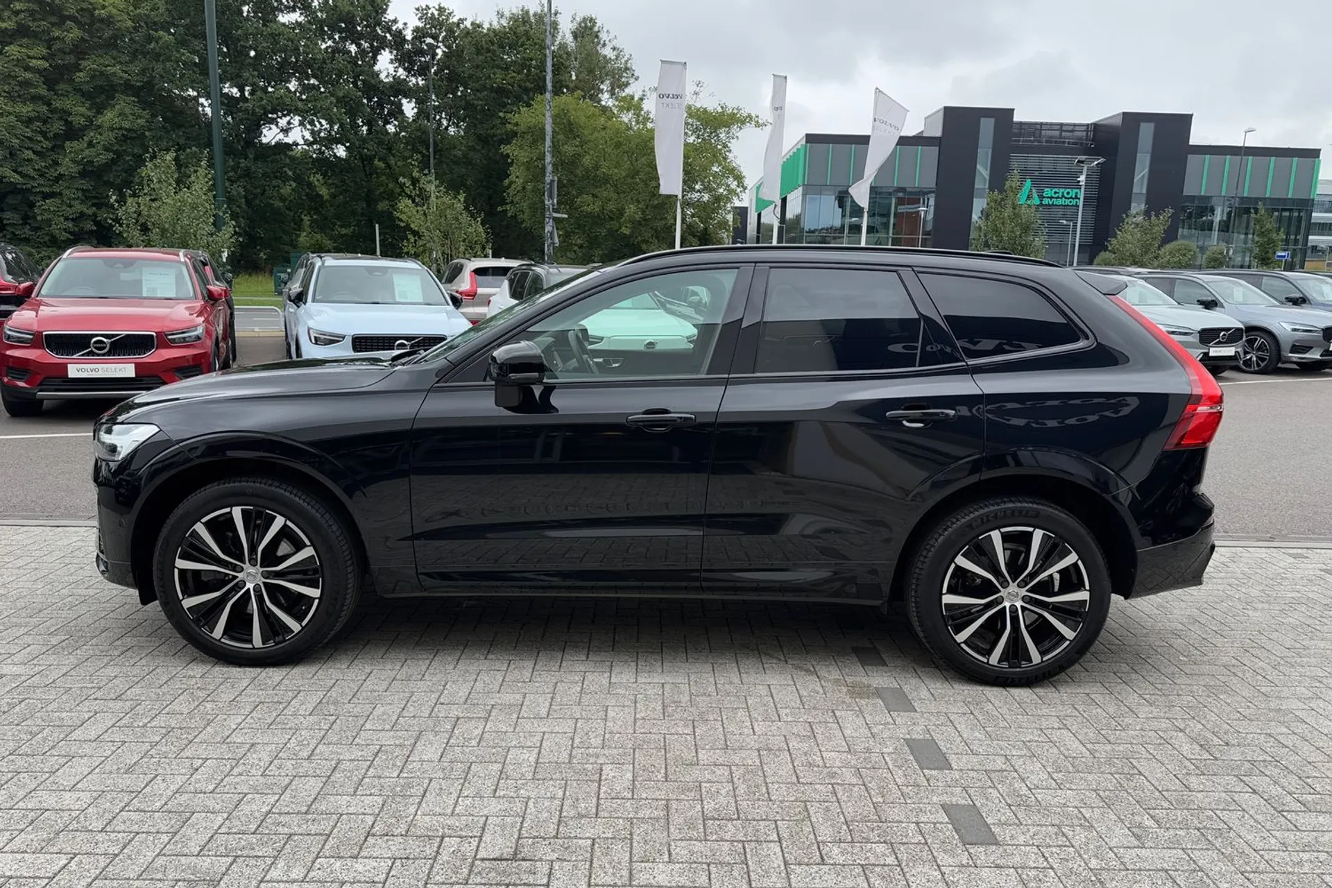 Volvo XC60 thumbnail image number 10