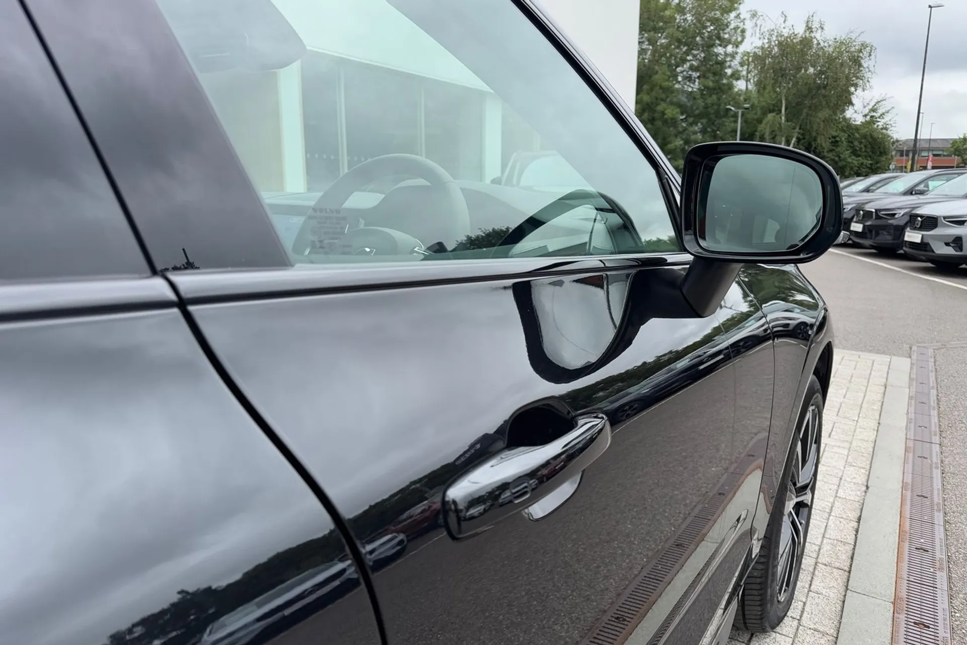 Volvo XC60 thumbnail image number 16
