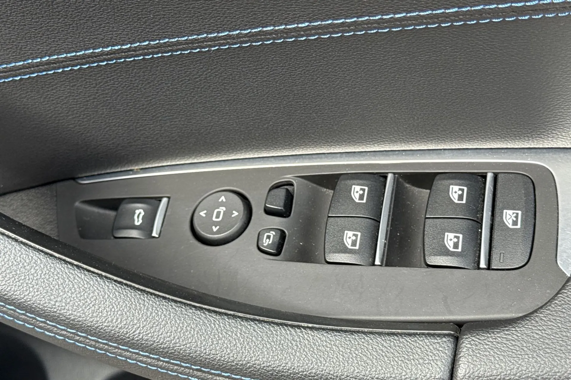 BMW X3 thumbnail image number 46