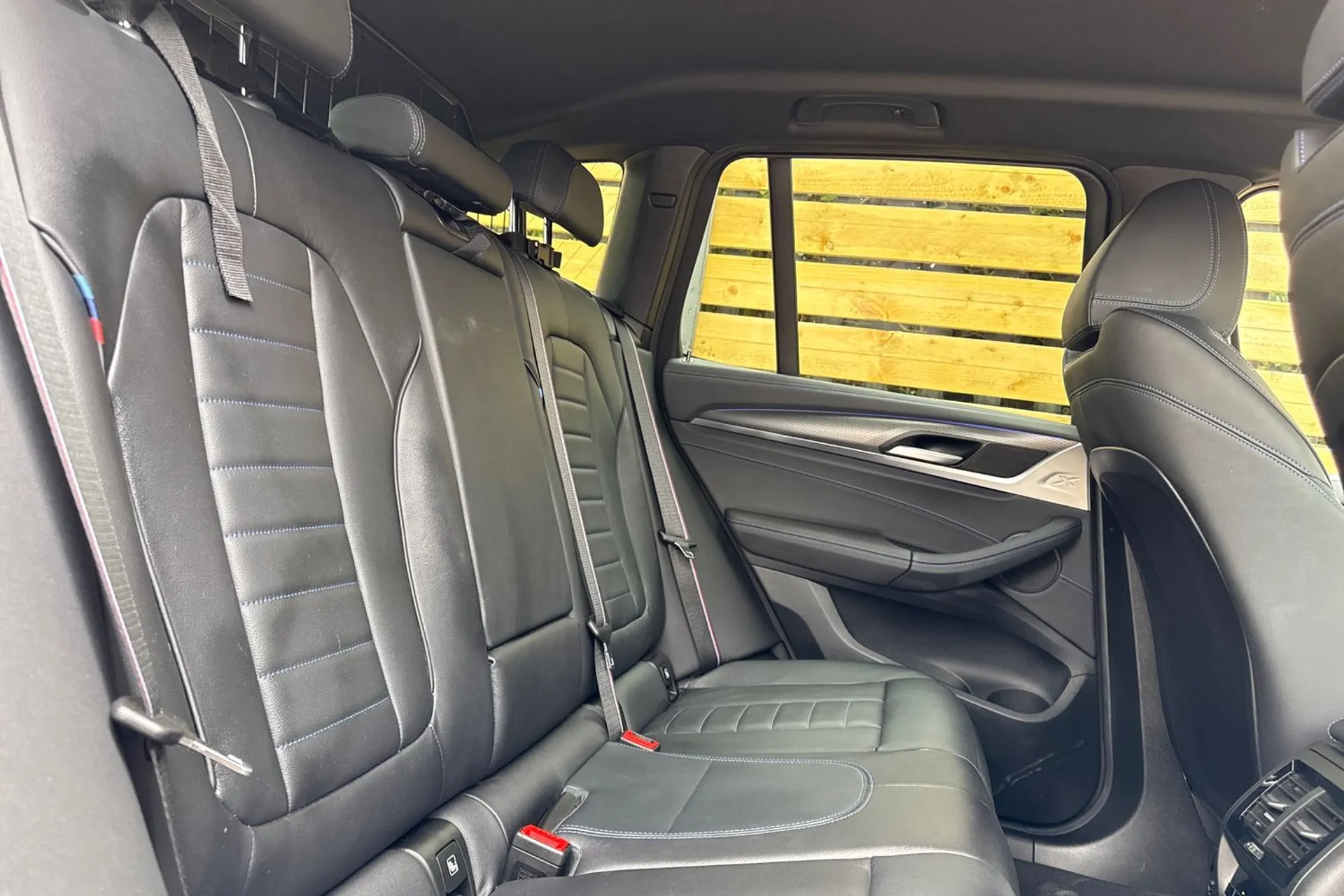 BMW X3 thumbnail image number 24