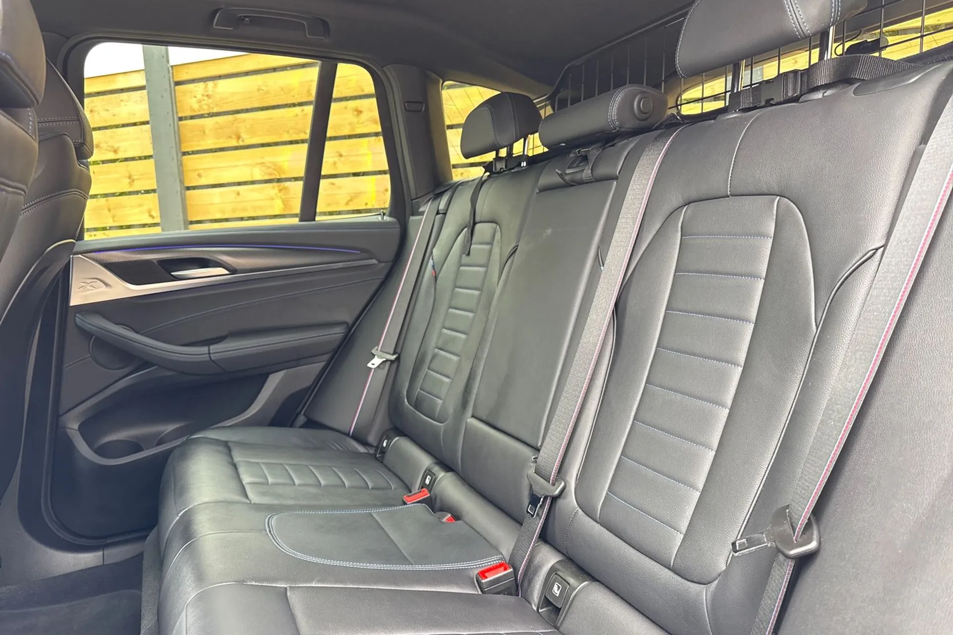 BMW X3 thumbnail image number 32