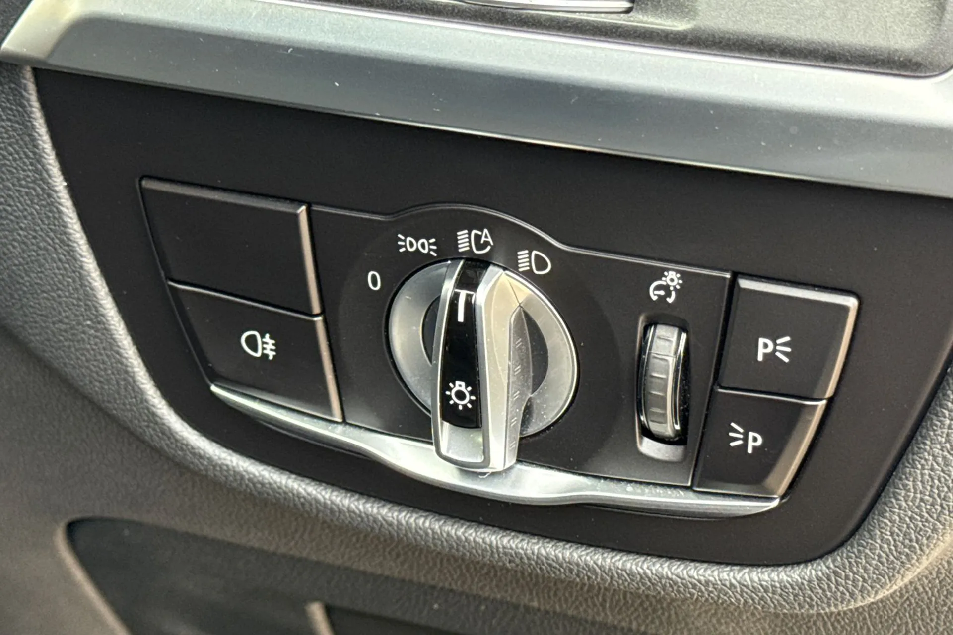 BMW X3 thumbnail image number 44