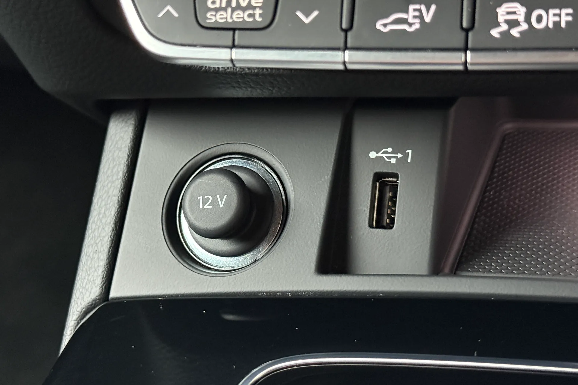 Audi Q5 thumbnail image number 25