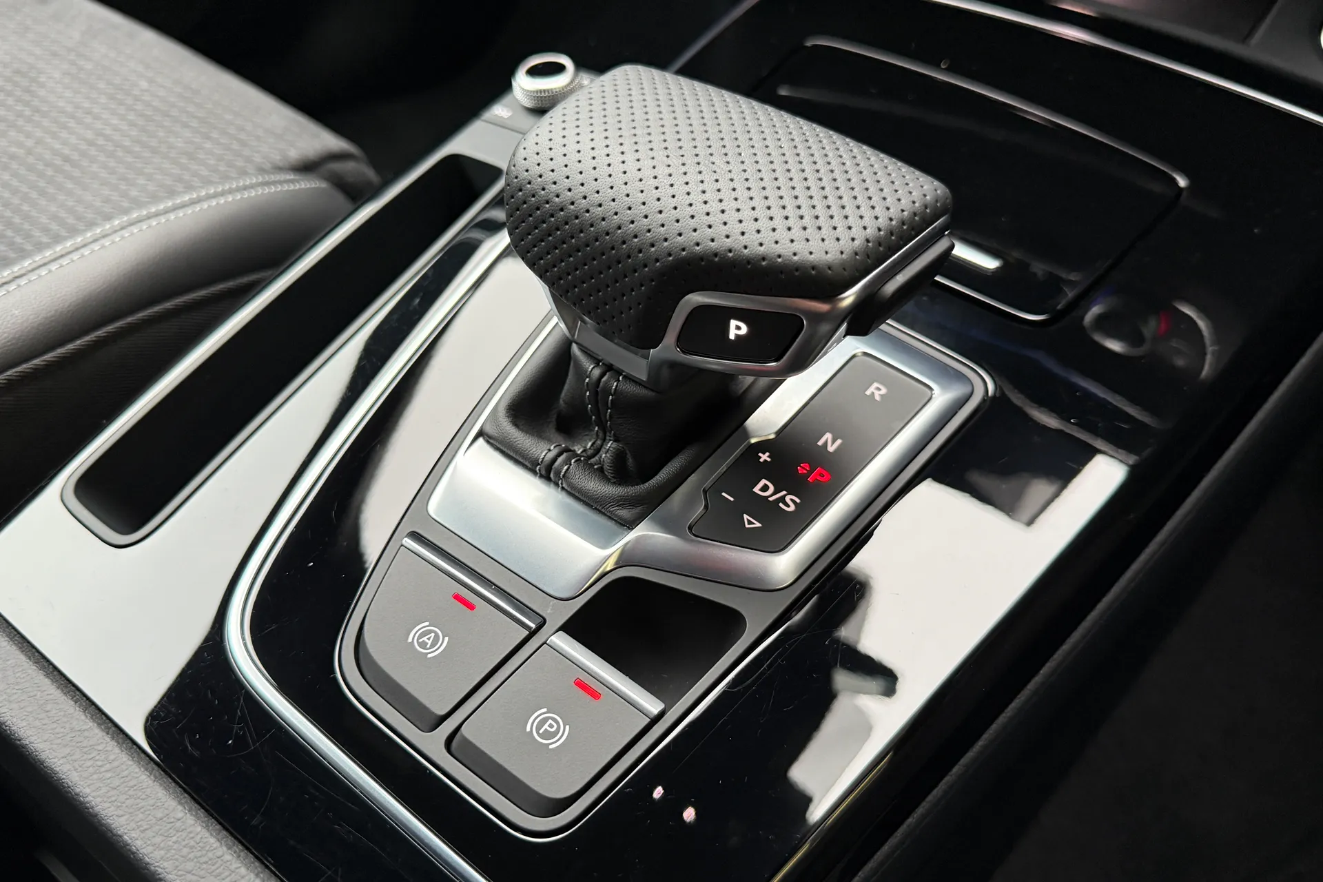 Audi Q5 thumbnail image number 28