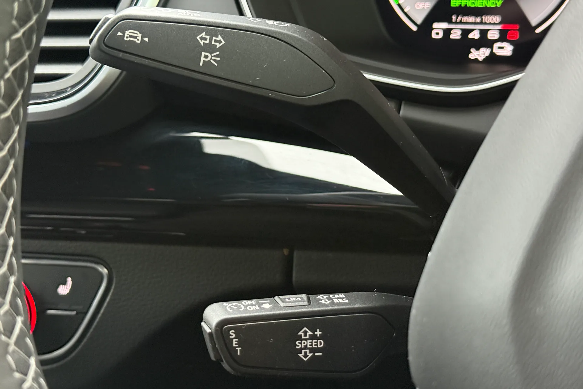 Audi Q5 thumbnail image number 15