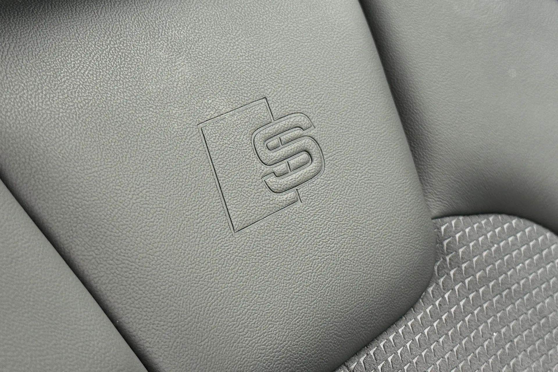 Audi Q5 thumbnail image number 33