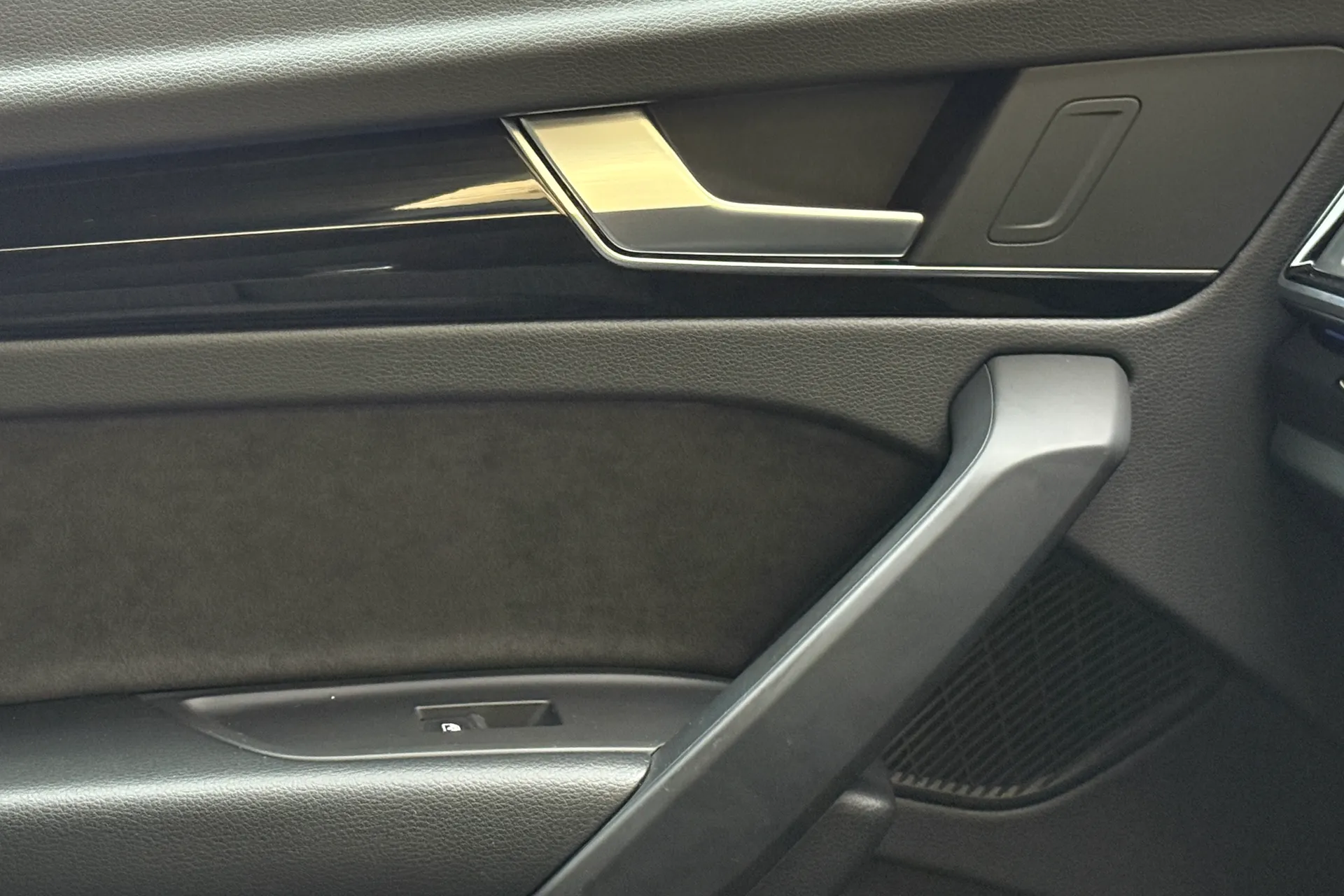 Audi Q5 thumbnail image number 32