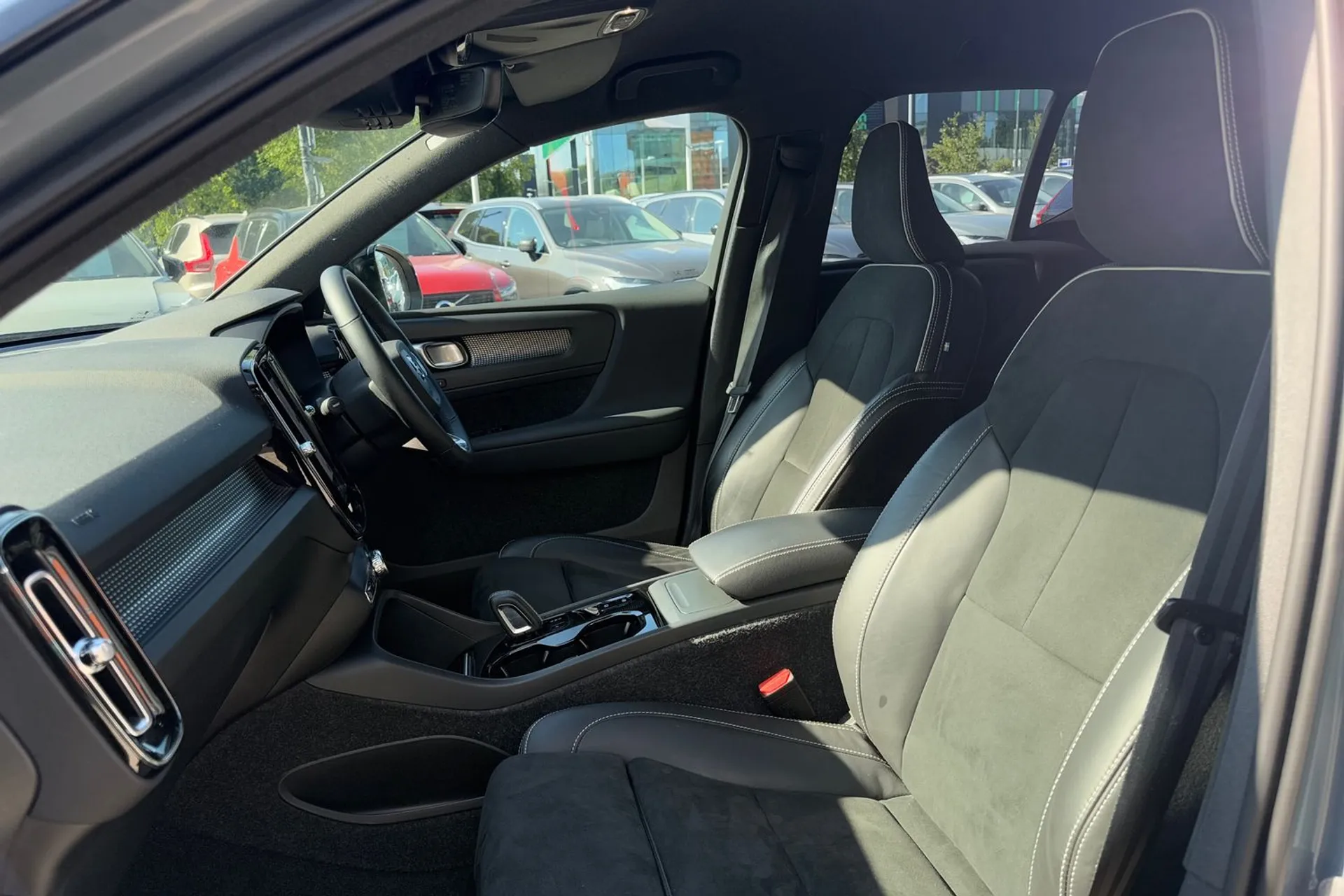 Volvo XC40 thumbnail image number 26