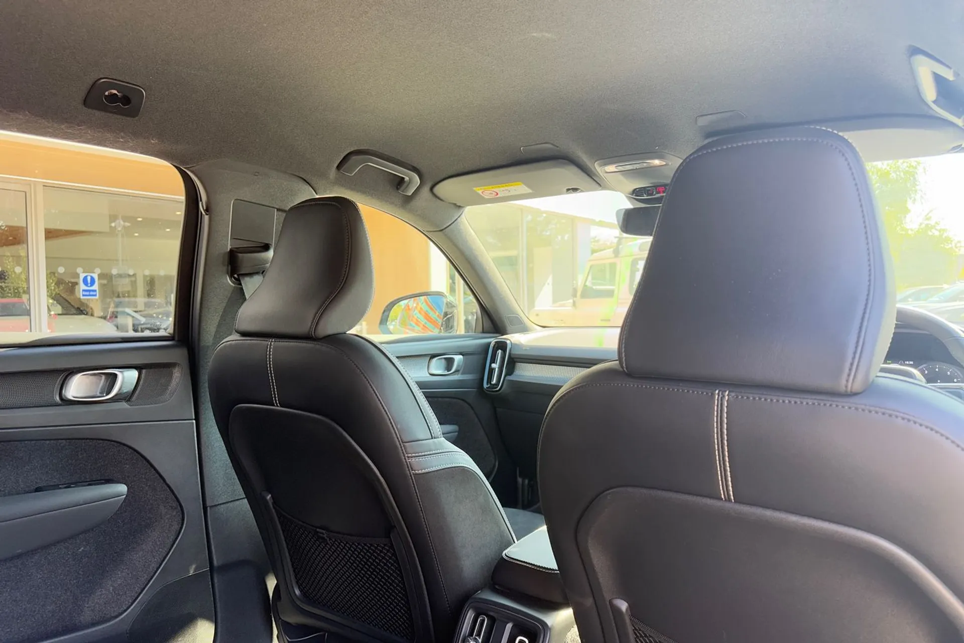Volvo XC40 thumbnail image number 22