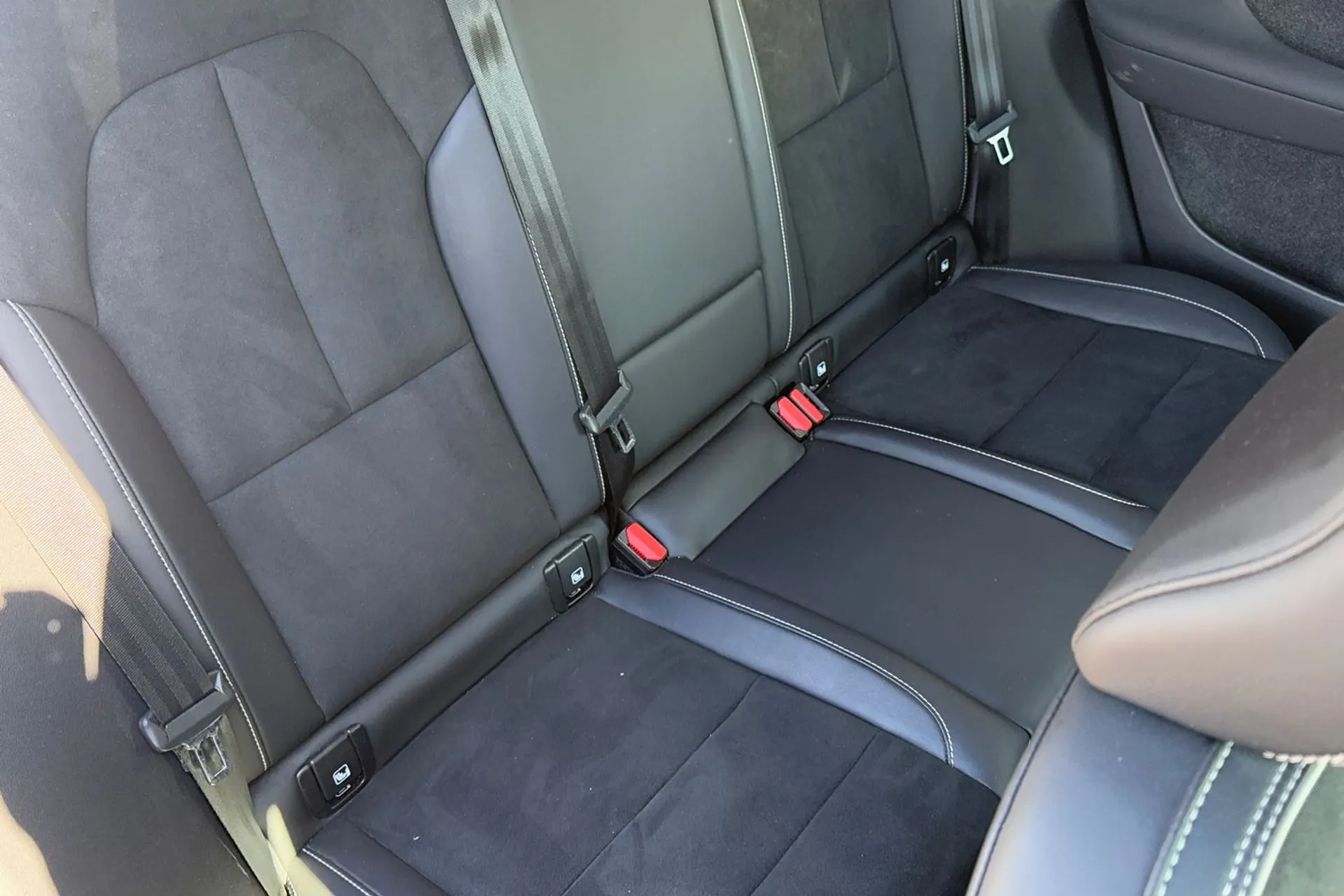 Volvo XC40 thumbnail image number 23