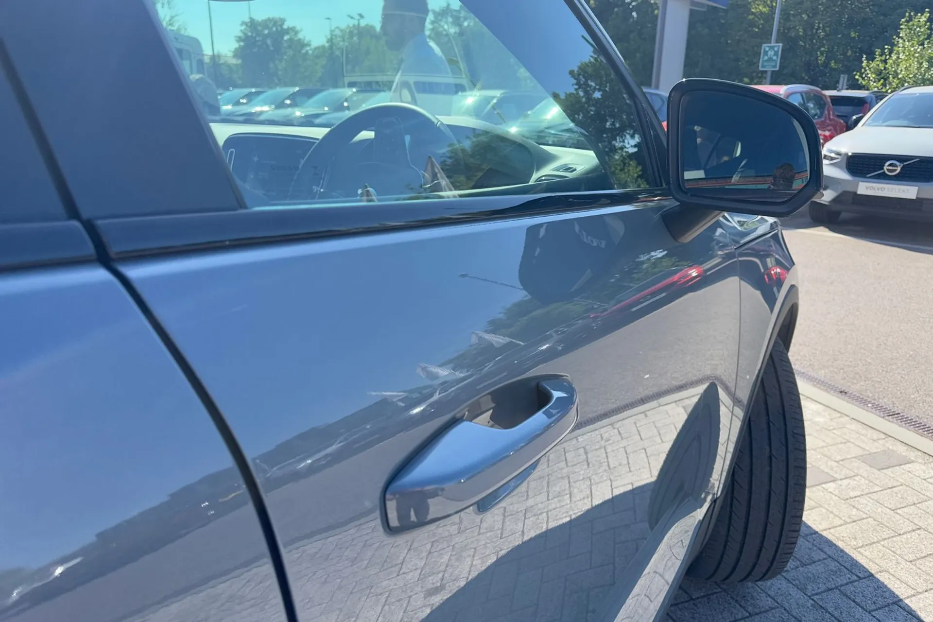 Volvo XC40 thumbnail image number 15