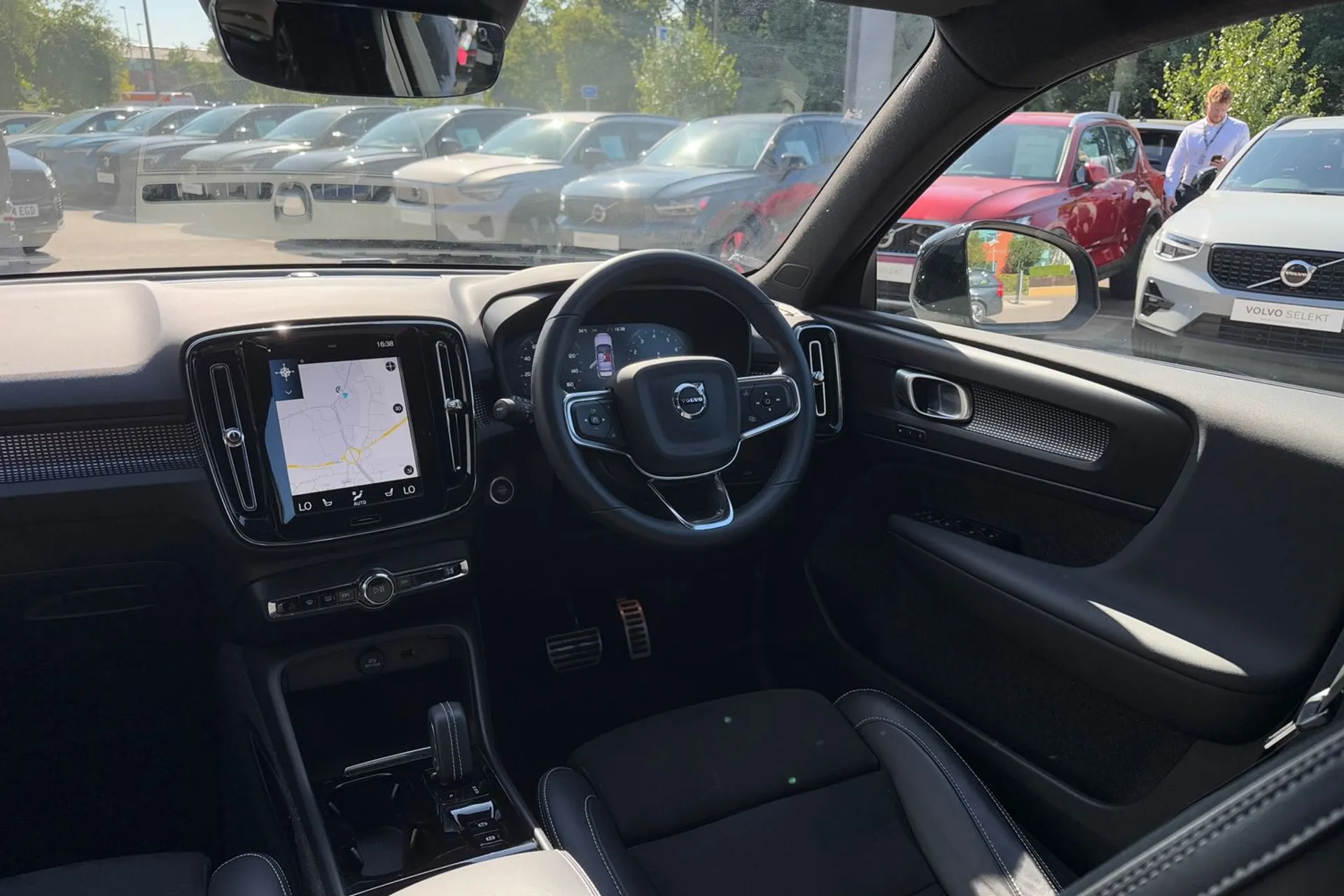 Volvo XC40 thumbnail image number 31