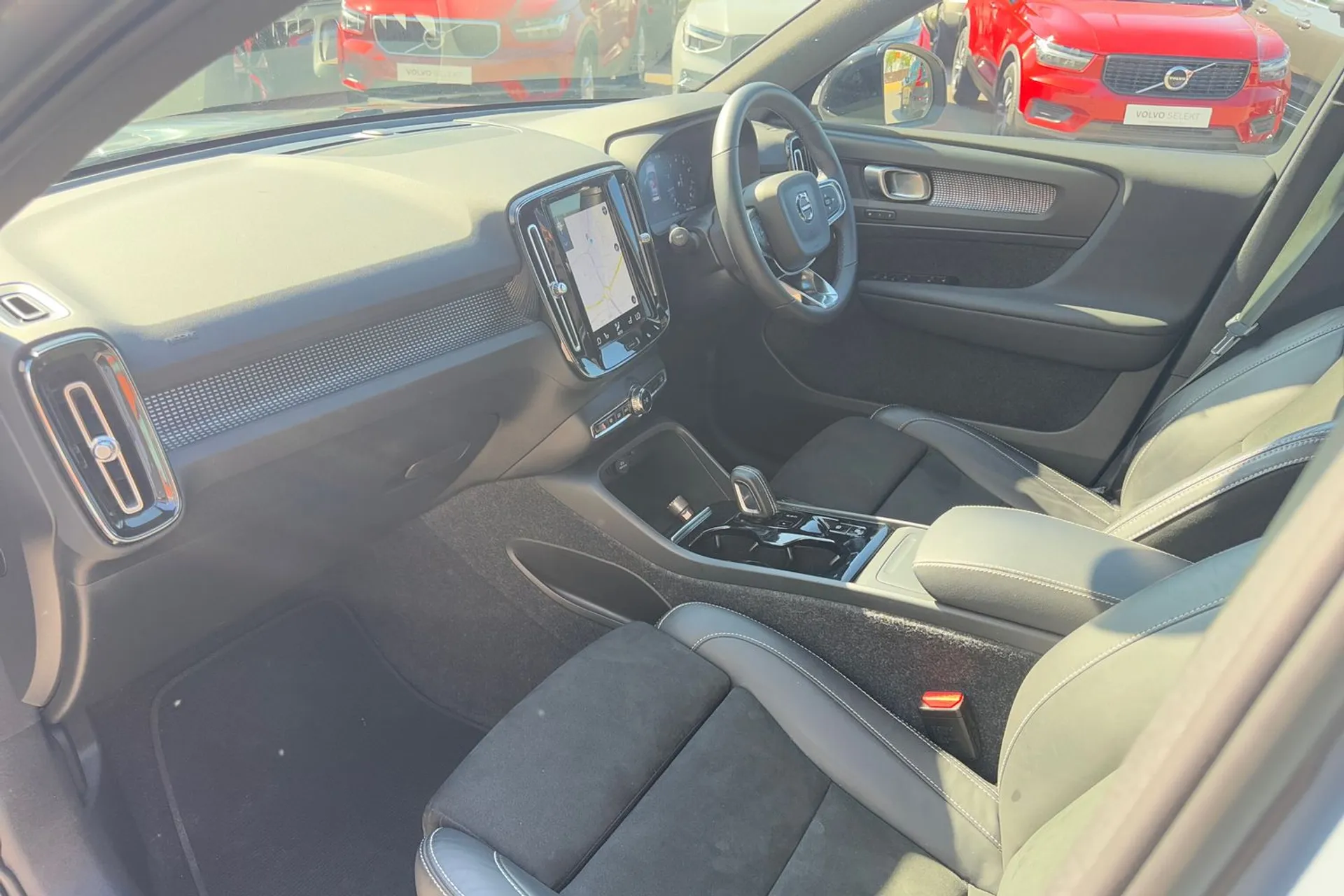Volvo XC40 thumbnail image number 25