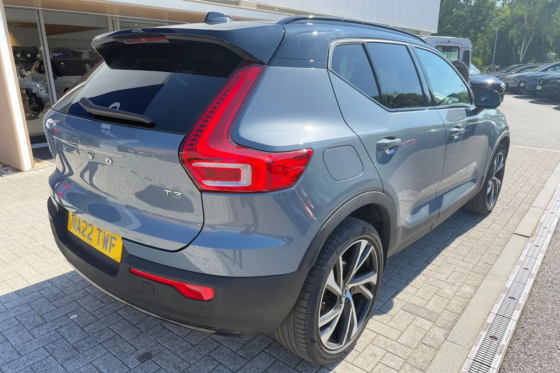 Volvo XC40 thumbnail image number 6