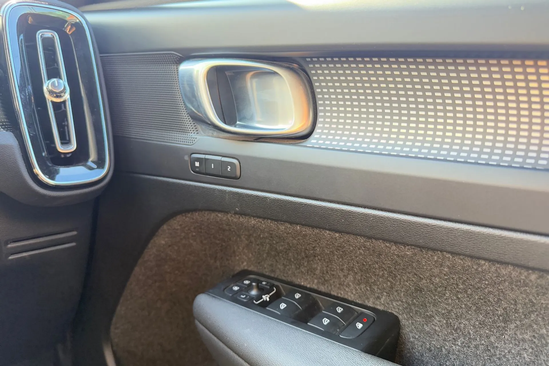 Volvo XC40 thumbnail image number 39