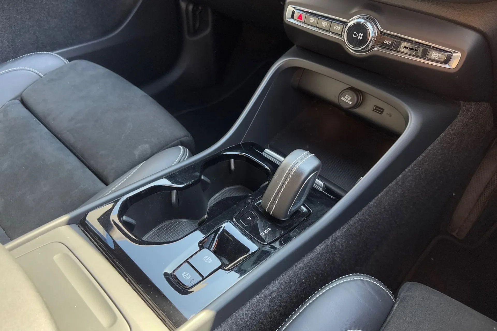 Volvo XC40 thumbnail image number 40